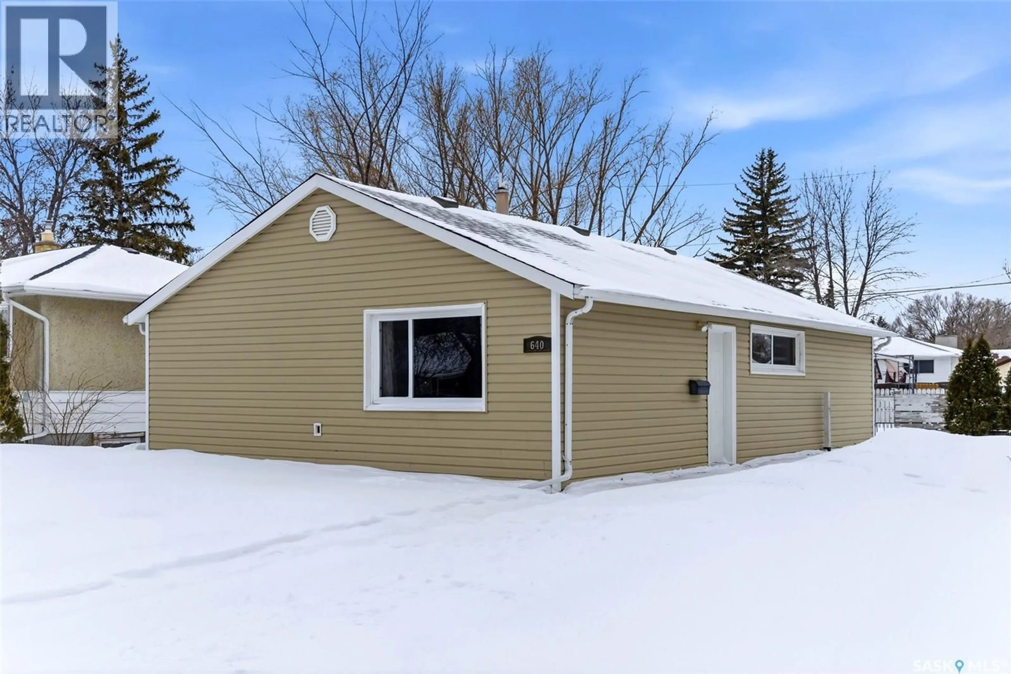Home with vinyl exterior material, street for 640 ARTHUR STREET, Regina Saskatchewan S4T4V2