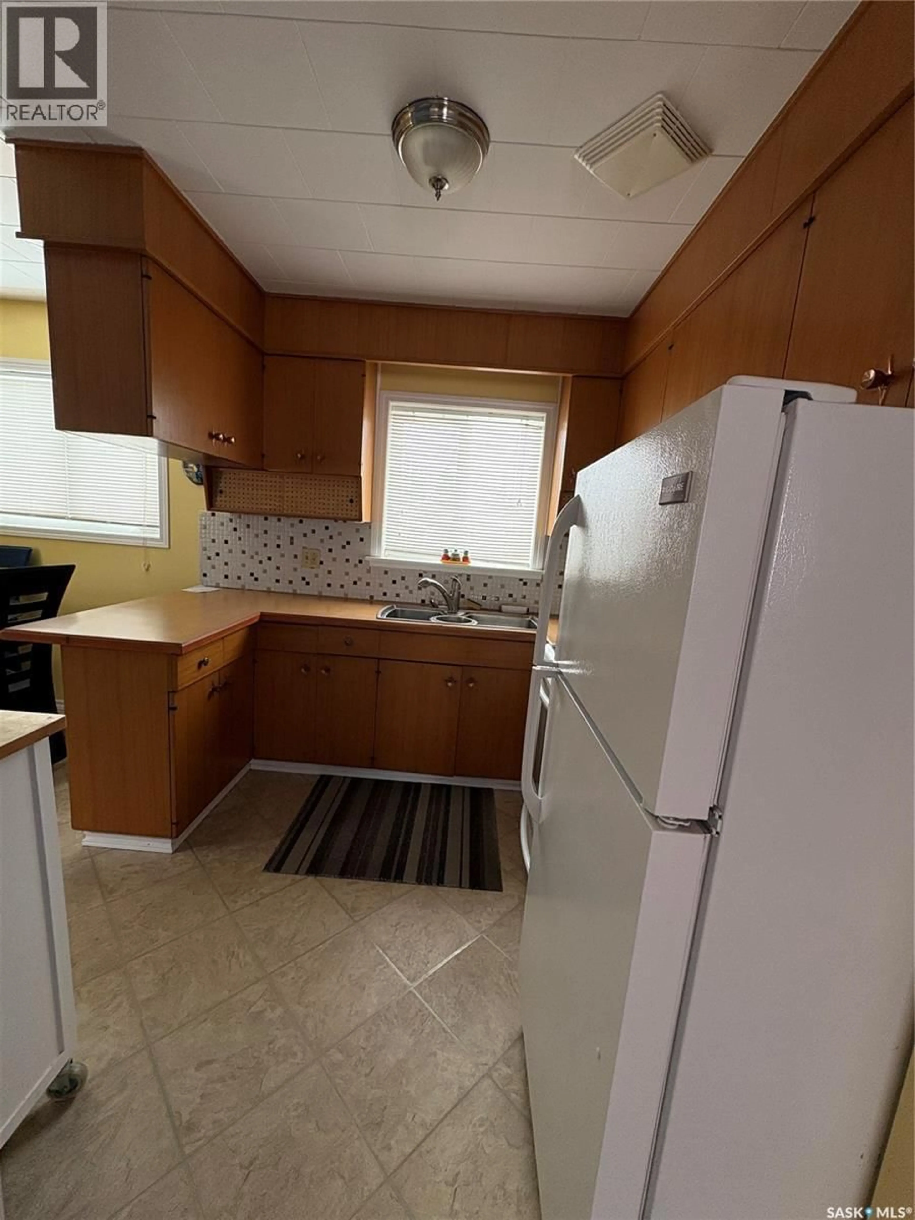 Standard kitchen, unknown for 207 3RD STREET, Ituna Saskatchewan S0A1N0