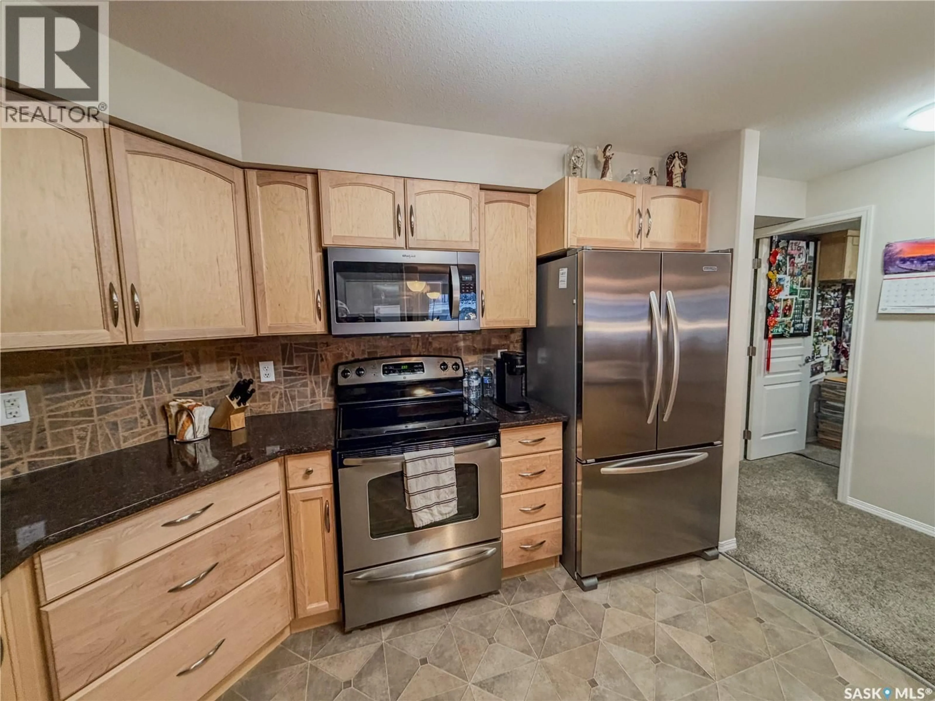 Standard kitchen, ceramic/tile floor for 306 345 MORRISON DRIVE, Yorkton Saskatchewan S3N3C4