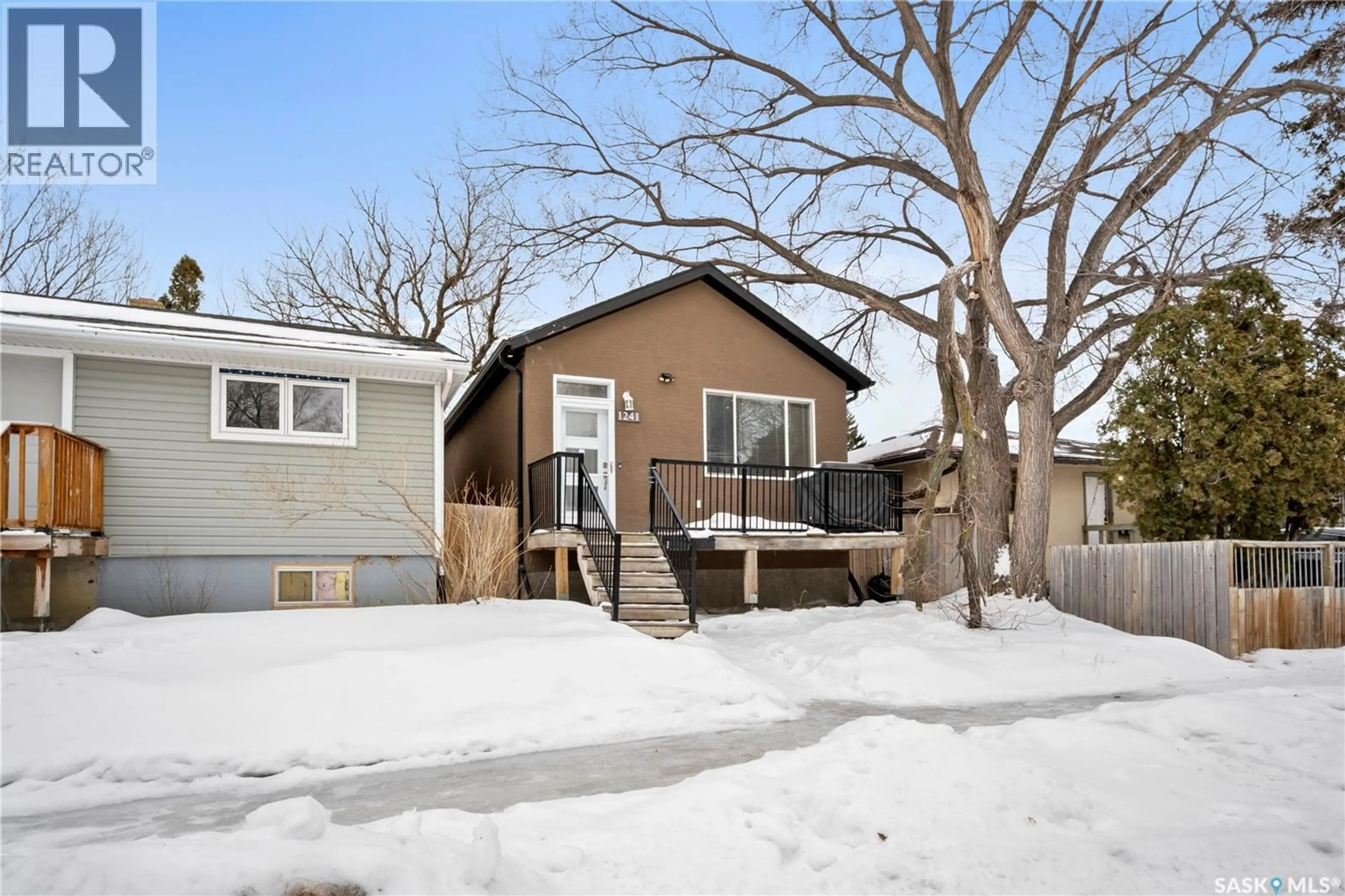 Patio, street for 1241 PASQUA STREET, Regina Saskatchewan S4T4L3