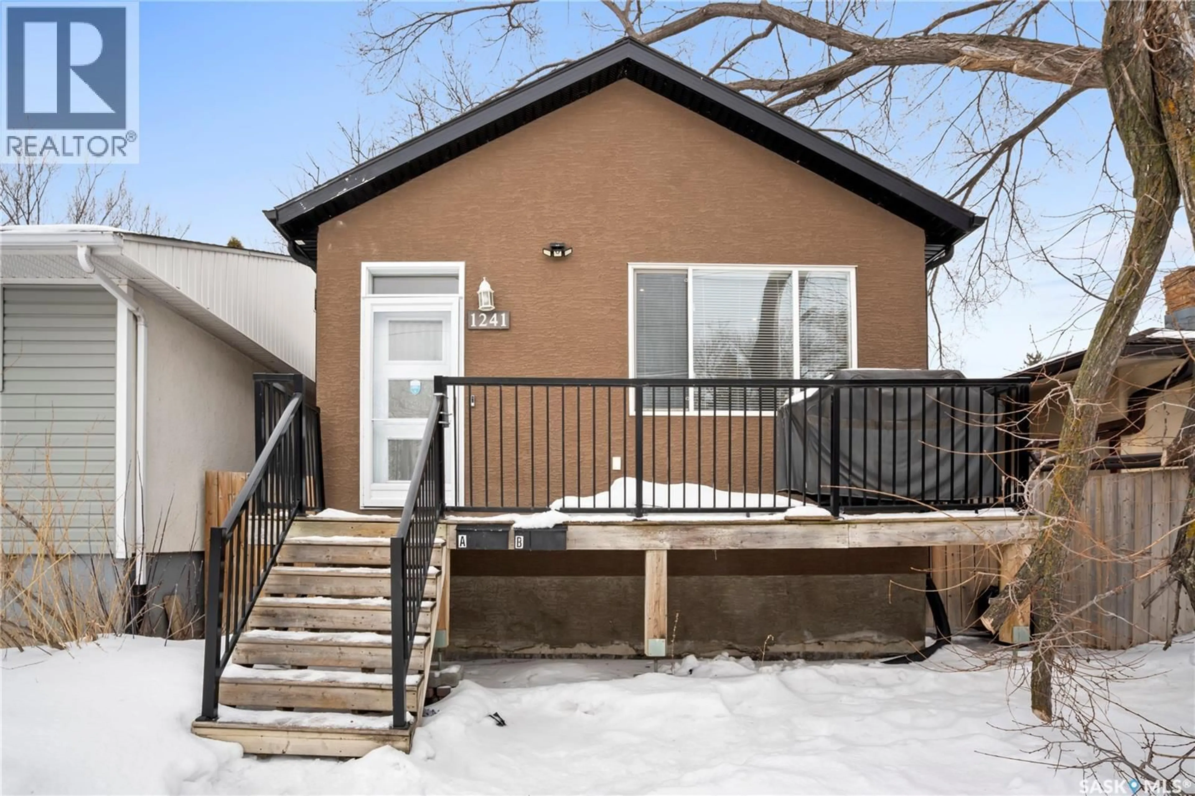 Patio, street for 1241 PASQUA STREET, Regina Saskatchewan S4T4L3