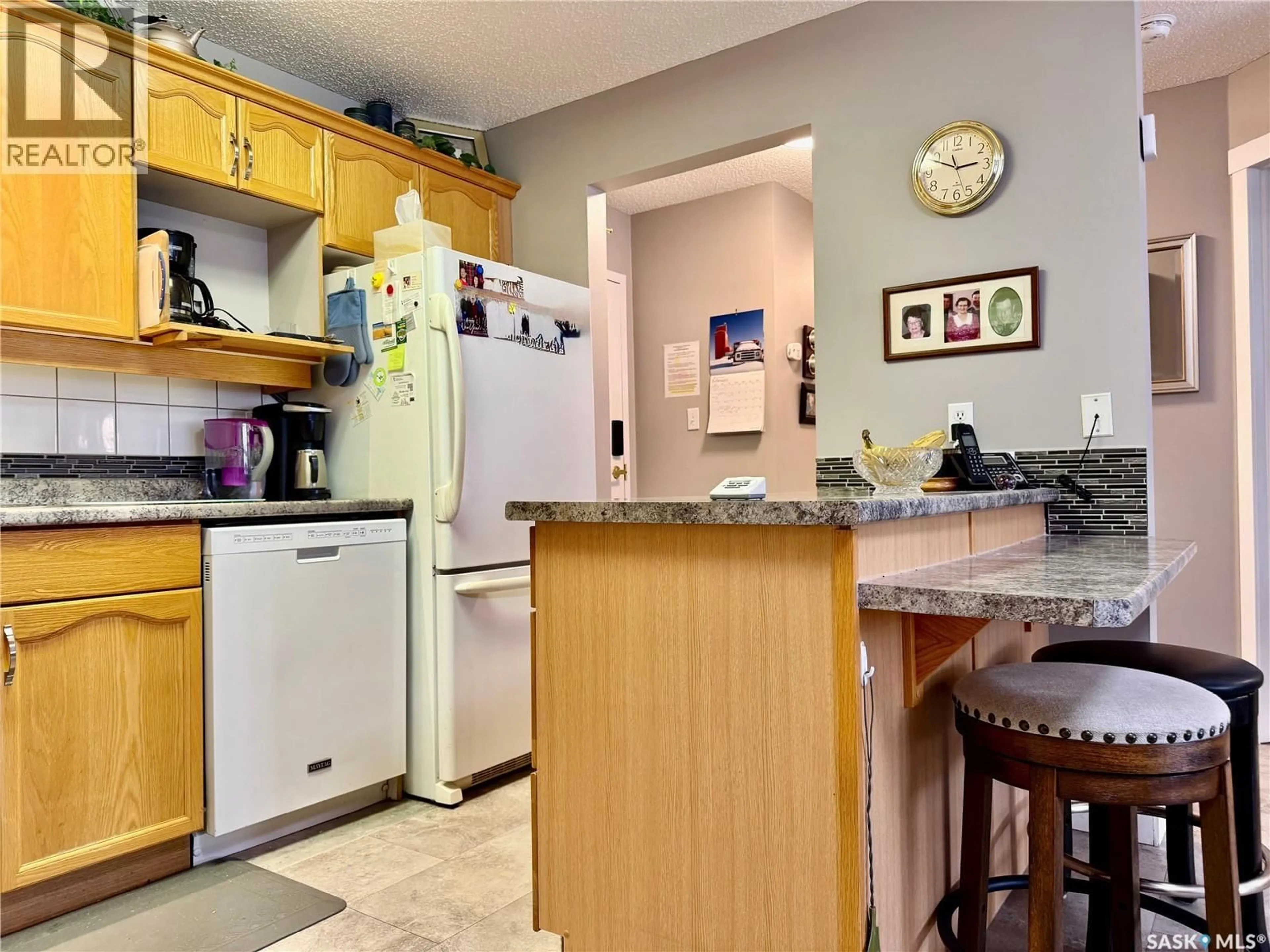 Standard kitchen, unknown for 105 602 7TH STREET, Humboldt Saskatchewan S0K2A0