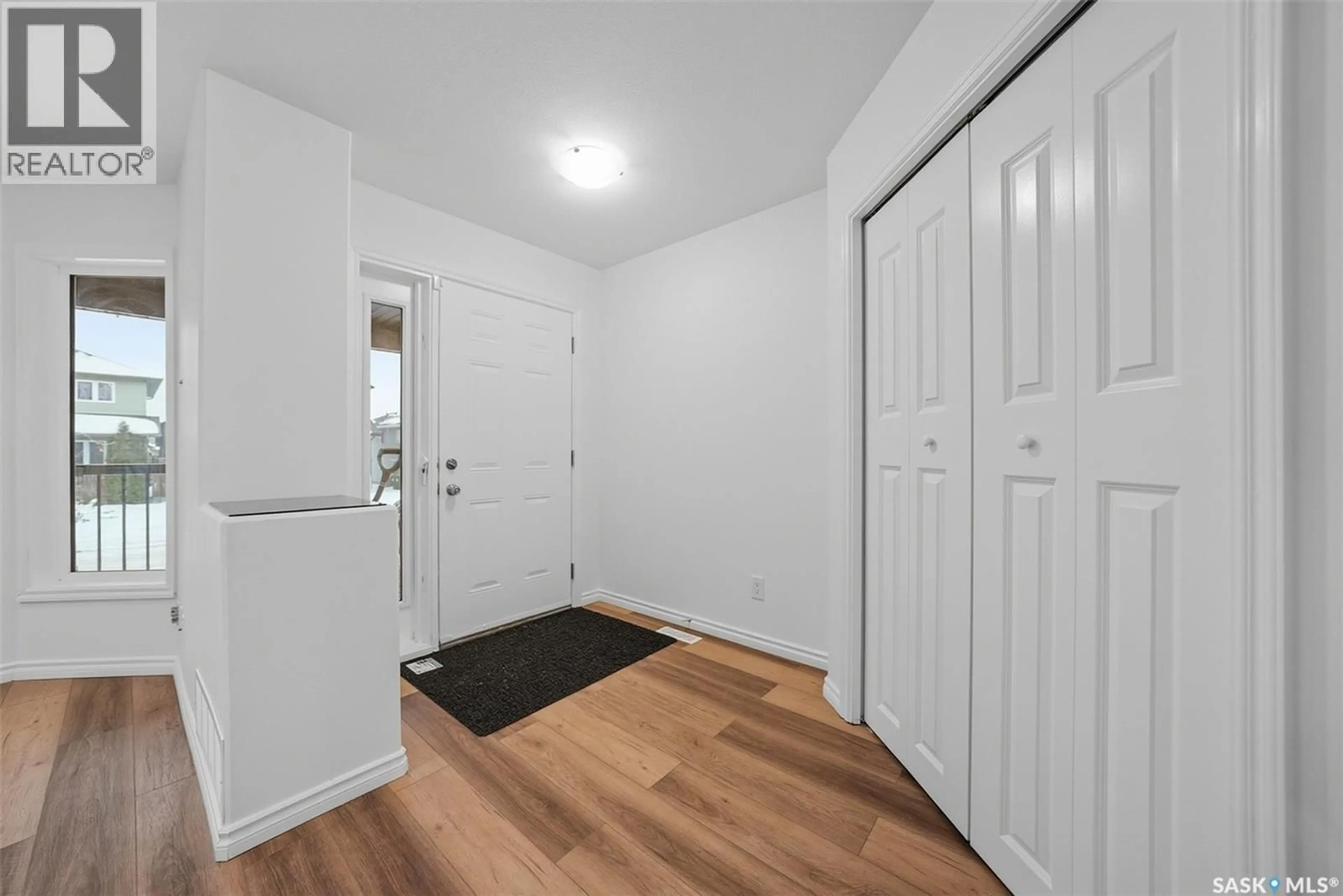 Indoor entryway for 446 GEARY CRESCENT, Saskatoon Saskatchewan S7R0B8