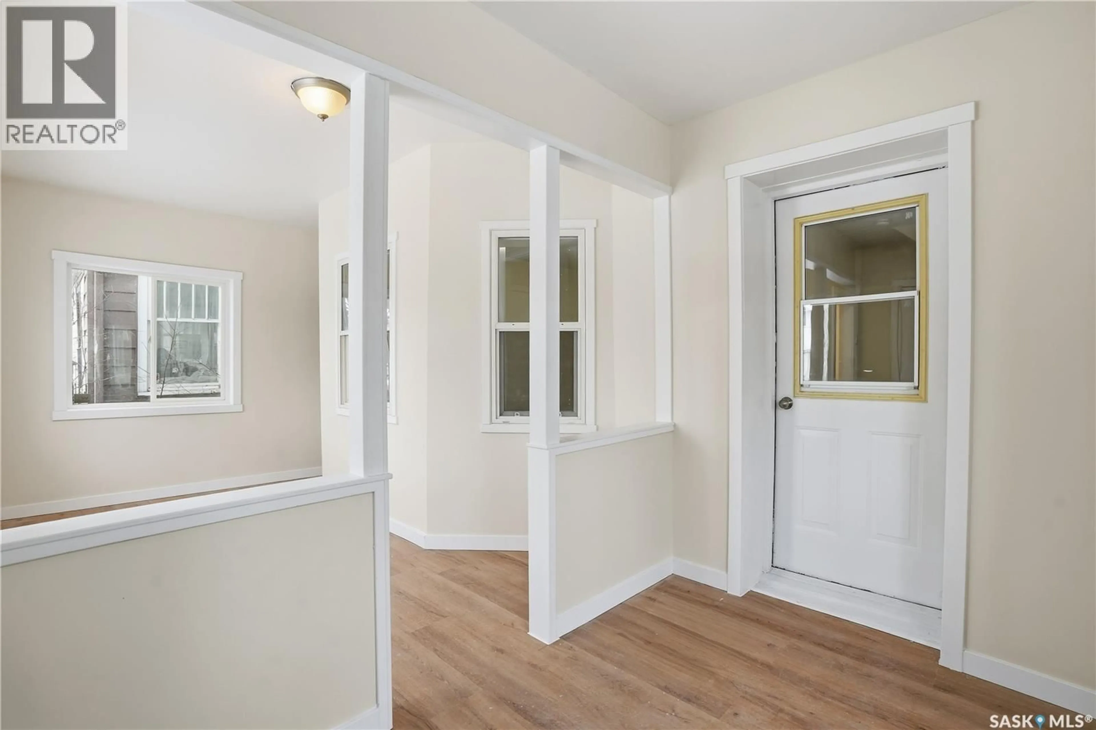 Indoor entryway for 1864 MONTREAL STREET, Regina Saskatchewan S4P1L1