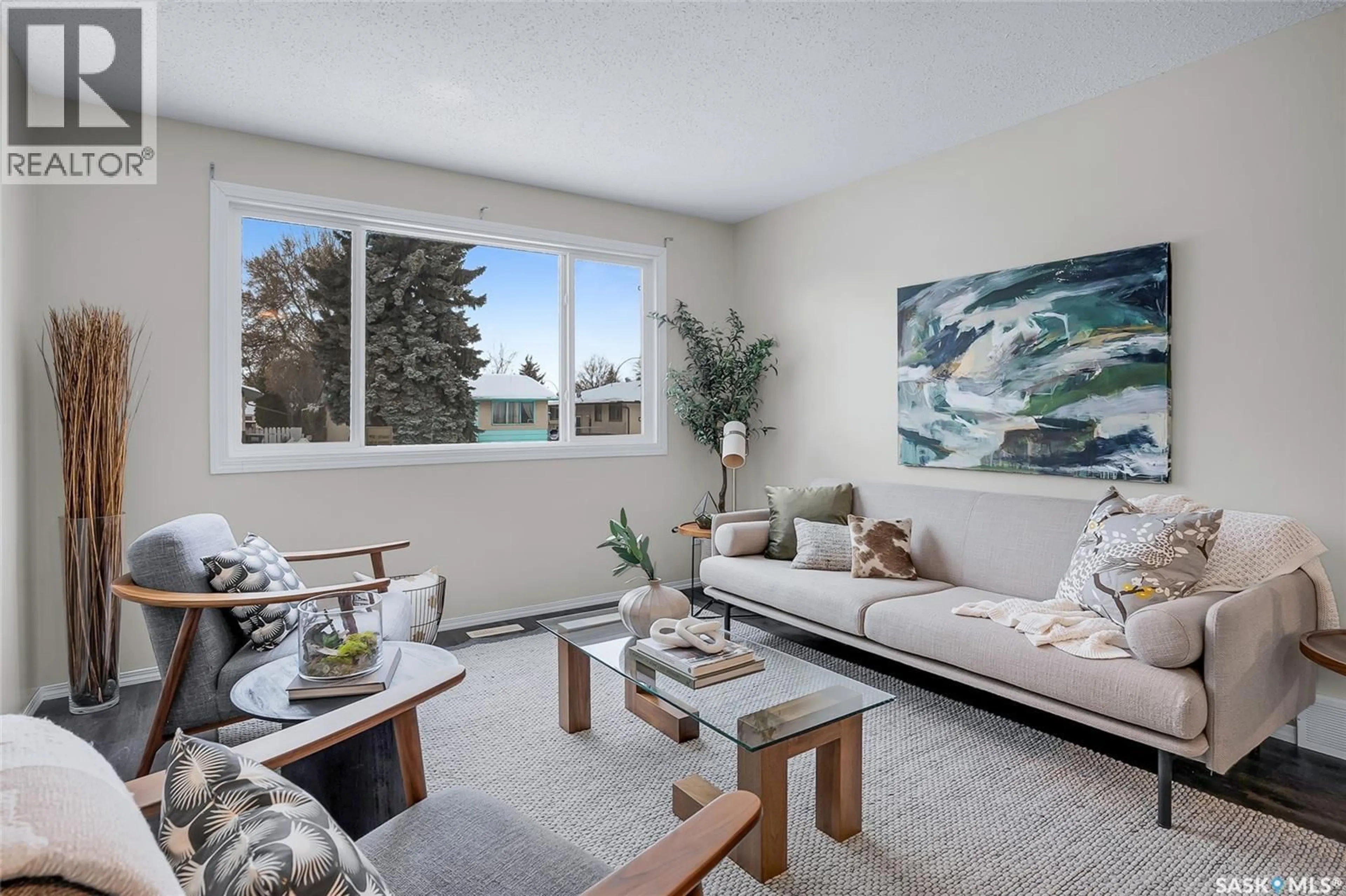 Living room with furniture, unknown for 330 SMALLWOOD CRESCENT, Saskatoon Saskatchewan S4L4S5