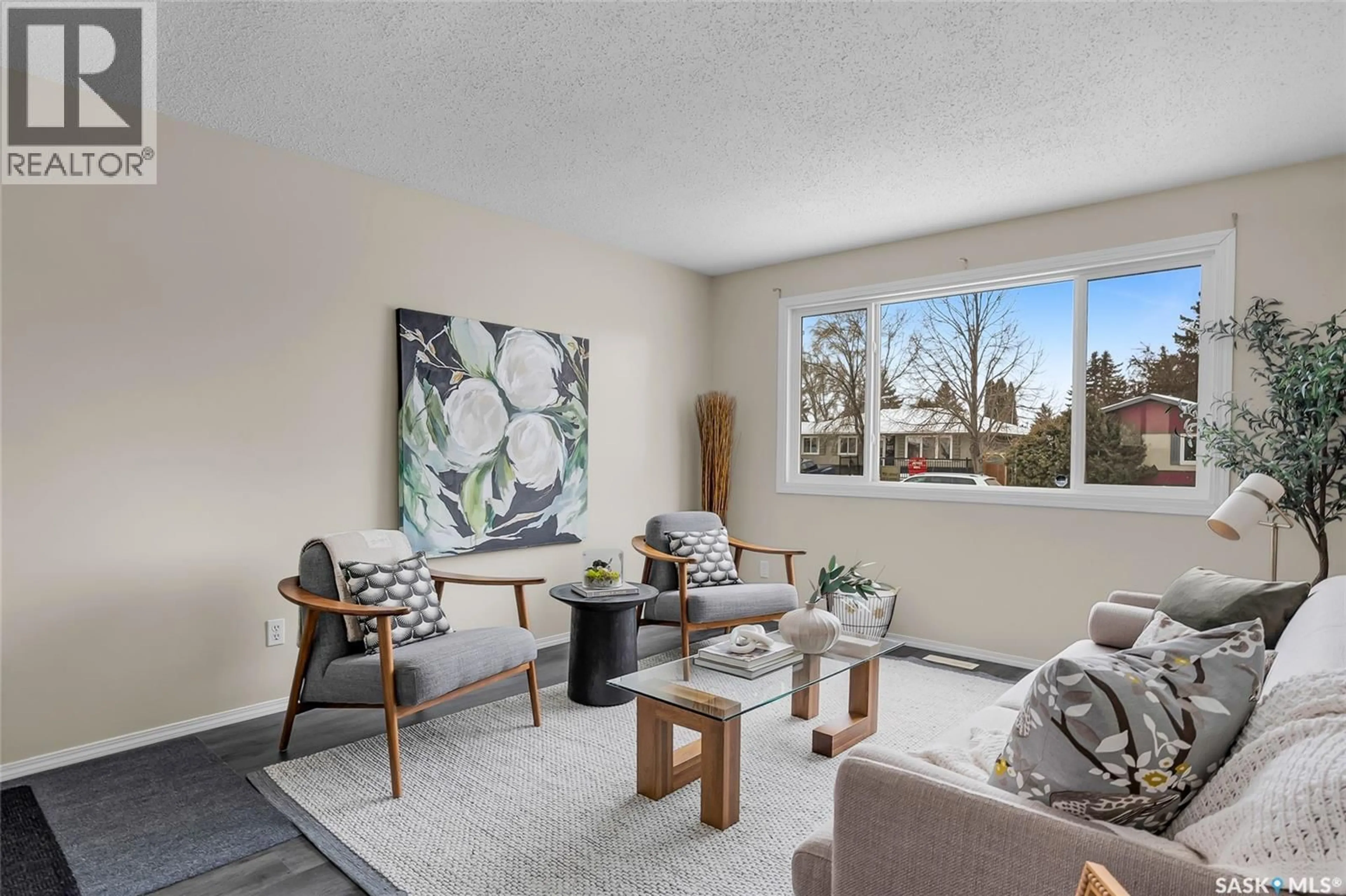 Living room with furniture, unknown for 330 SMALLWOOD CRESCENT, Saskatoon Saskatchewan S4L4S5