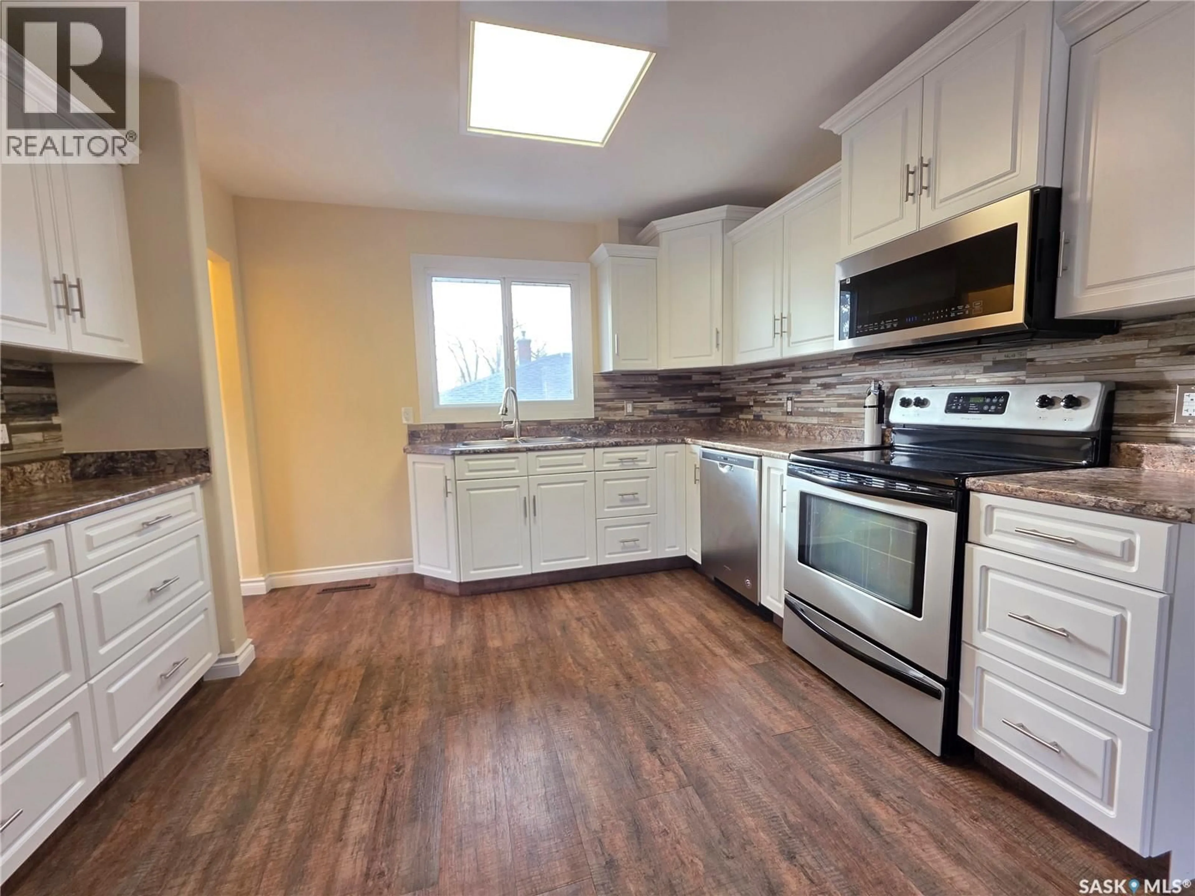Standard kitchen, unknown for E - 1420 CHAPLIN STREET, Swift Current Saskatchewan S9H1K4
