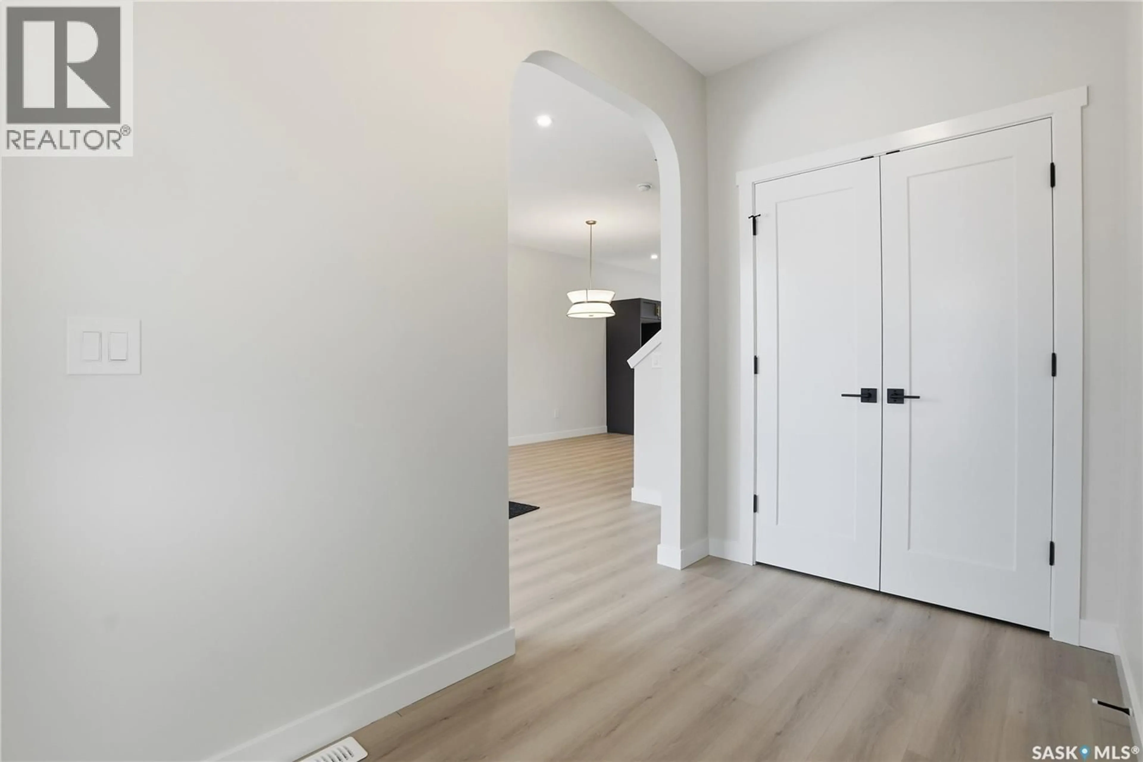 Indoor entryway for 238 LESKIW LANE, Saskatoon Saskatchewan S7V2A4
