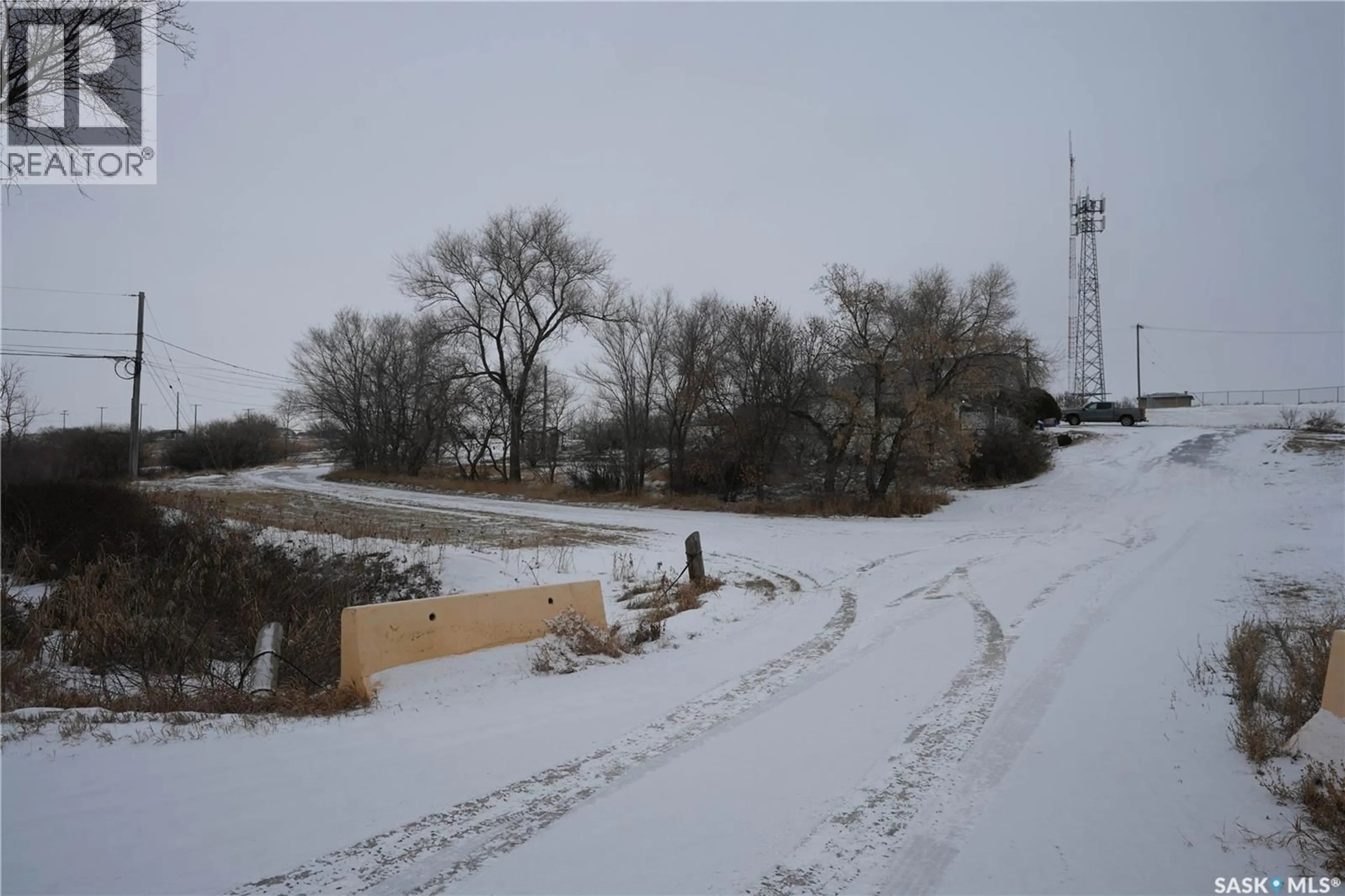 A pic from outside/outdoor area/front of a property/back of a property/a pic from drone, unknown for 1424 2ND AVENUE, Moose Jaw Saskatchewan S6H3S1