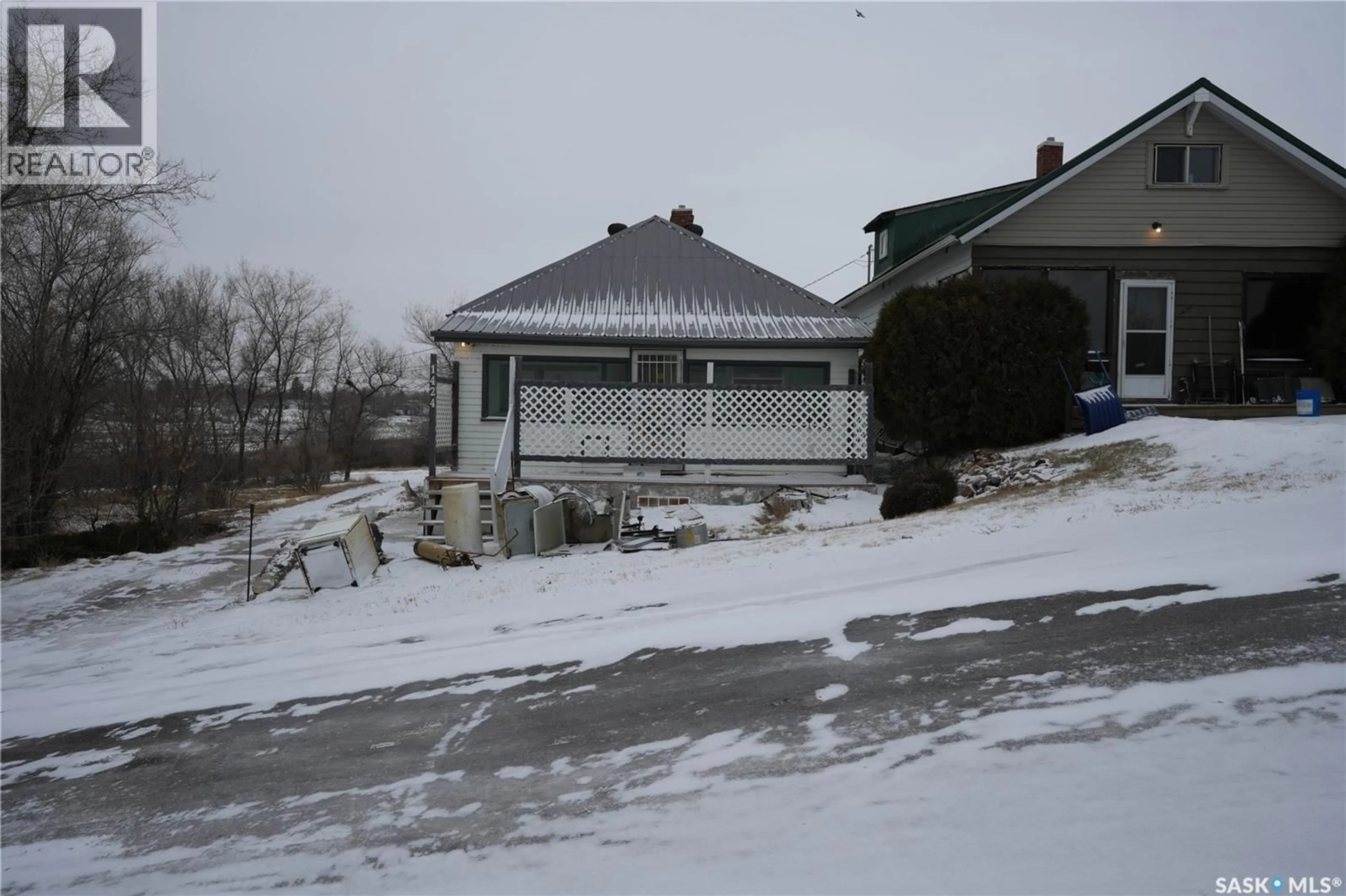 Unknown for 1424 2ND AVENUE, Moose Jaw Saskatchewan S6H3S1