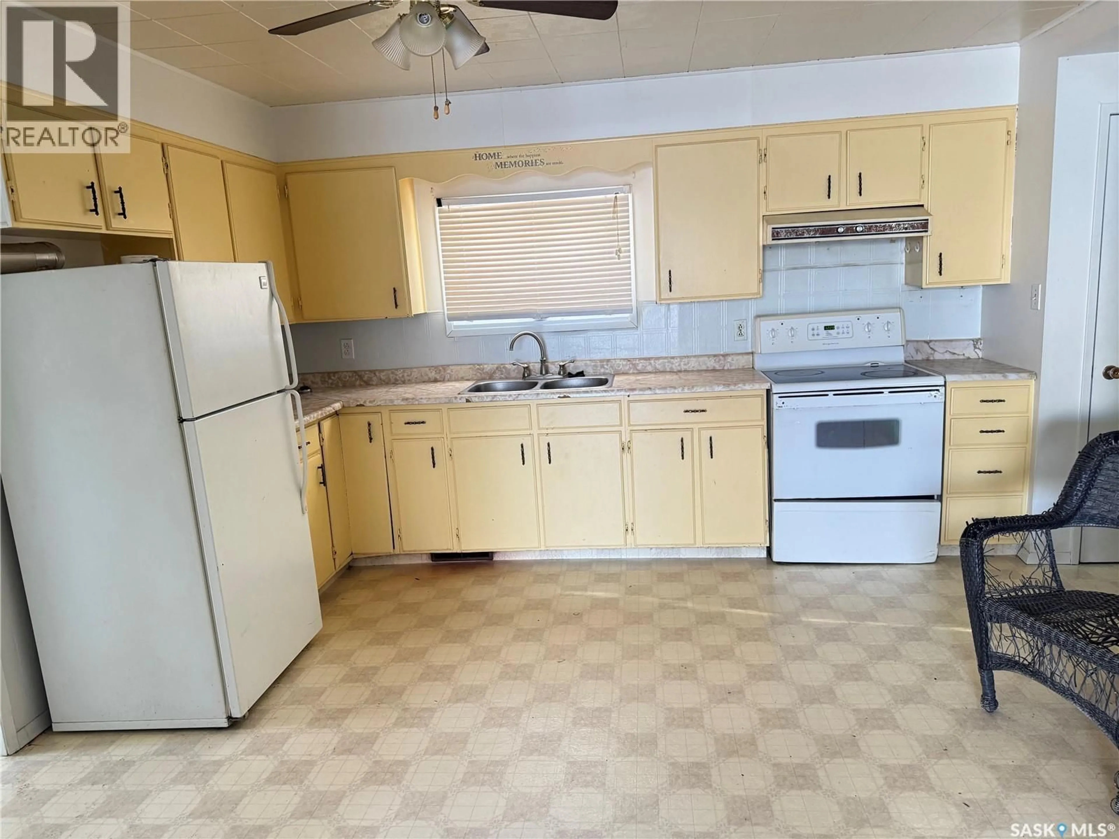 Standard kitchen, unknown for 203 CENTRE STREET, Naicam Saskatchewan S0K2Z0