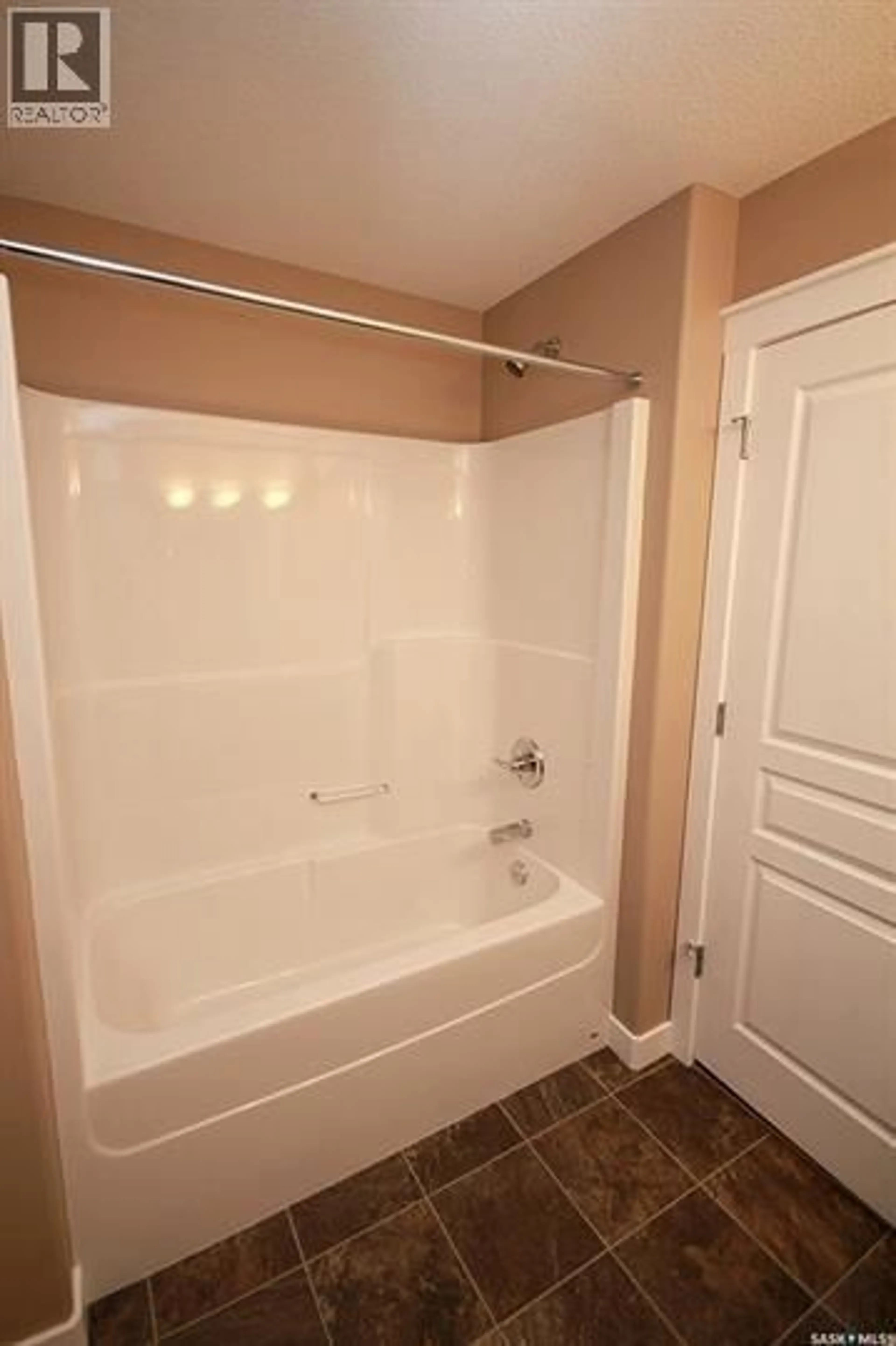 Standard bathroom, ceramic/tile floor for 2310 LINDSAY STREET, Regina Saskatchewan S4N3C4