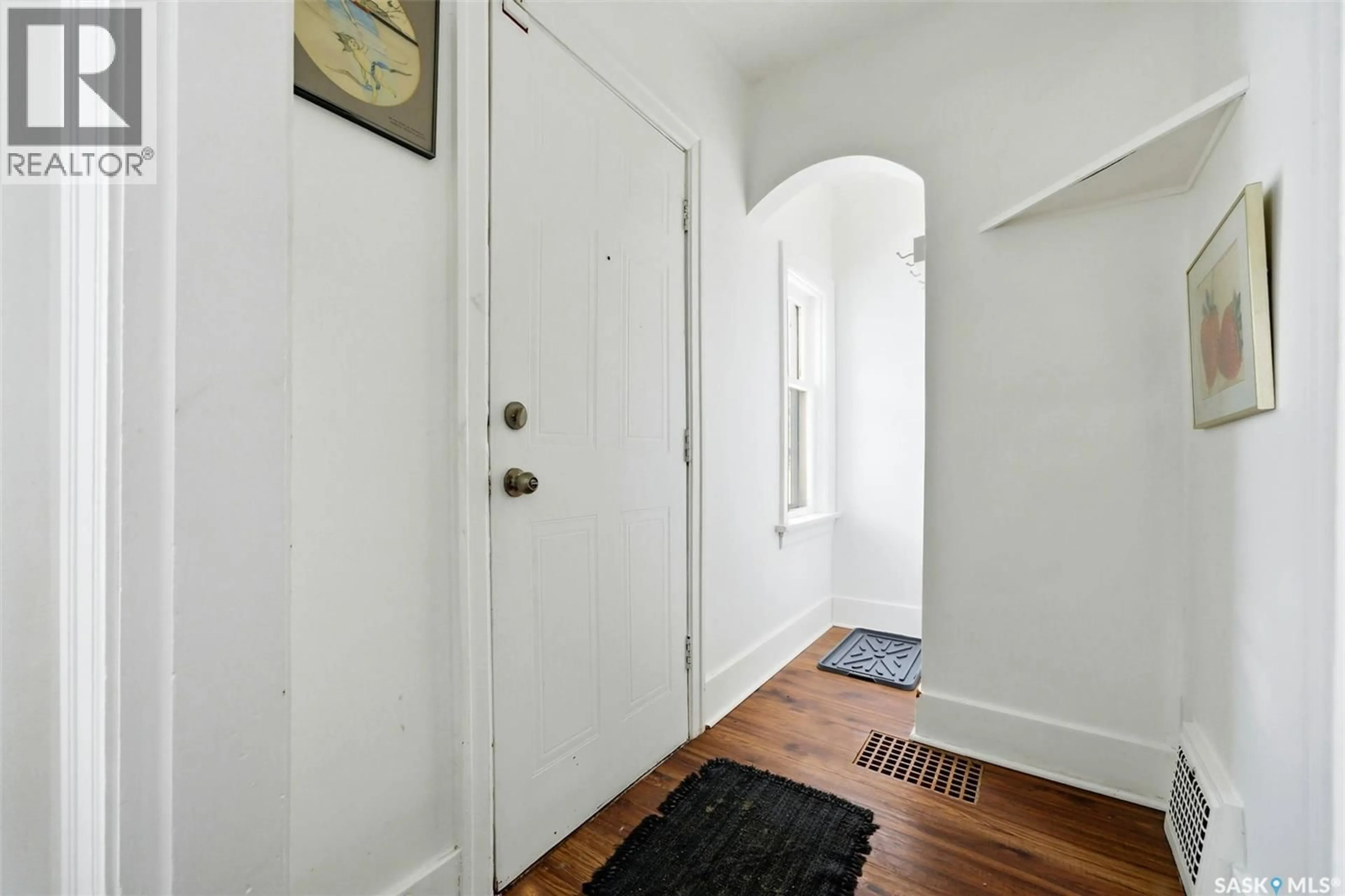 Indoor entryway for 1421 PRINCESS STREET, Regina Saskatchewan S4T3Z2