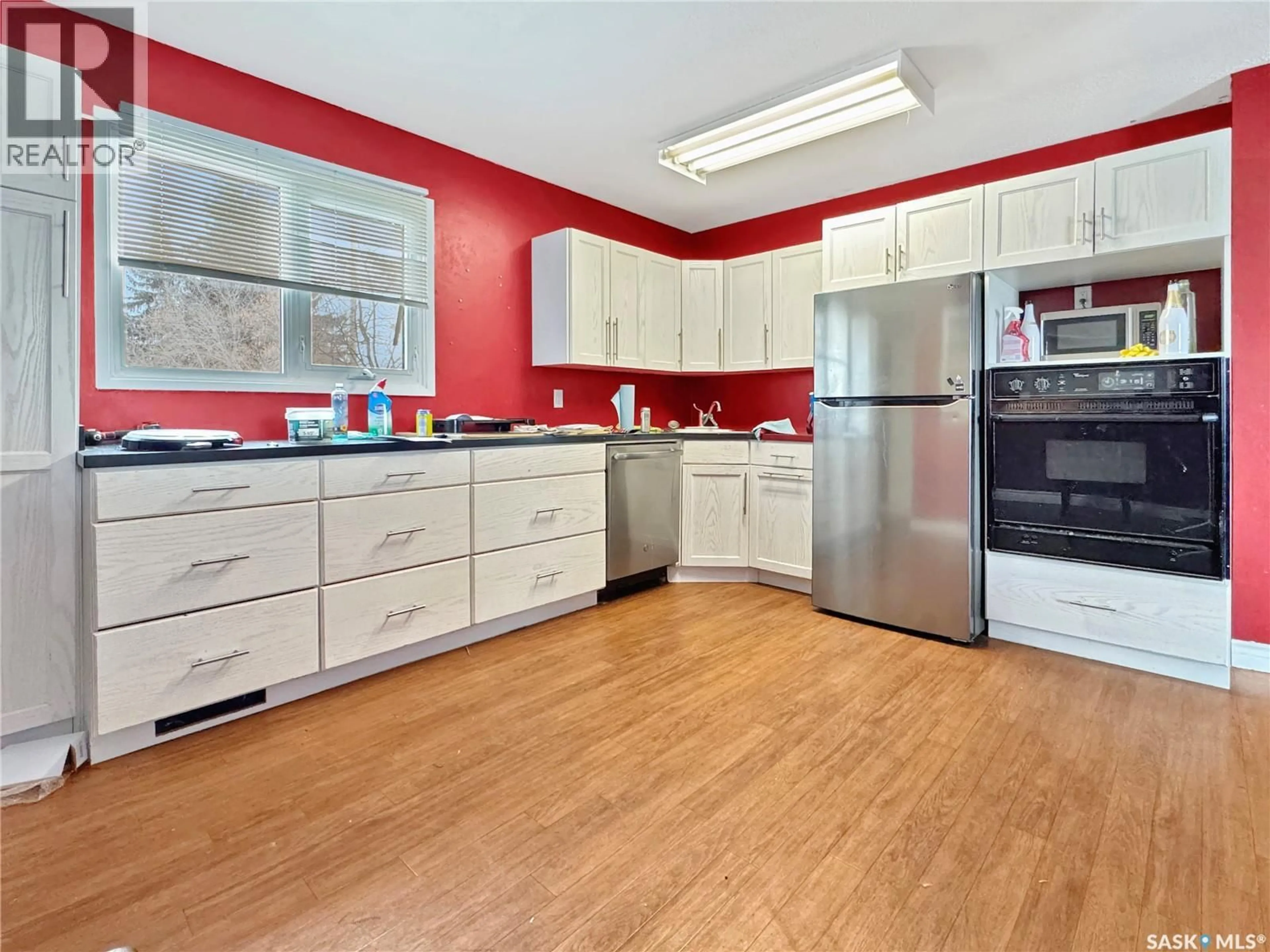 Standard kitchen, unknown for 1421 112TH STREET, North Battleford Saskatchewan S9A3B1