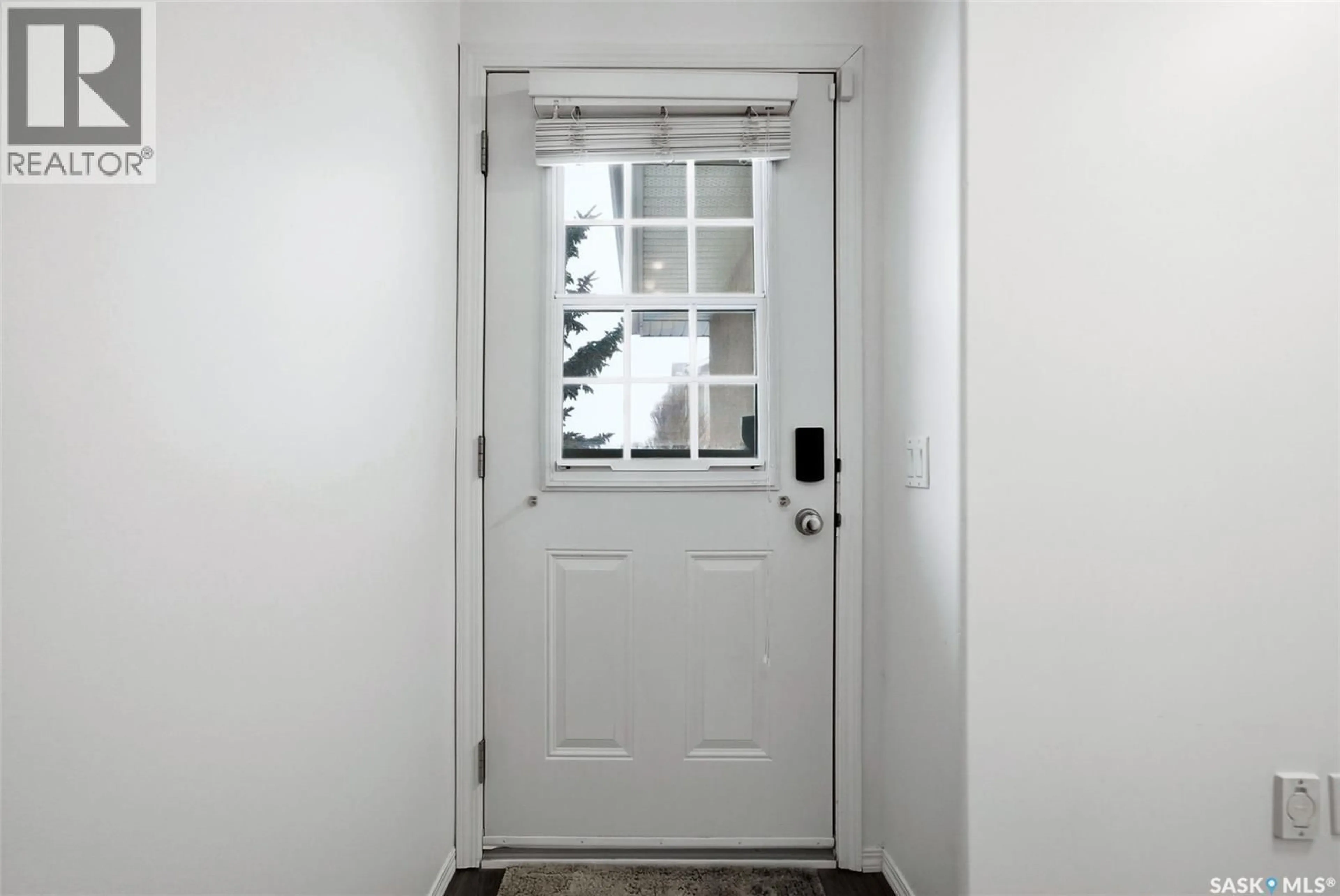 Indoor entryway for 22 2751 WINDSOR PARK ROAD, Regina Saskatchewan S4V1H1