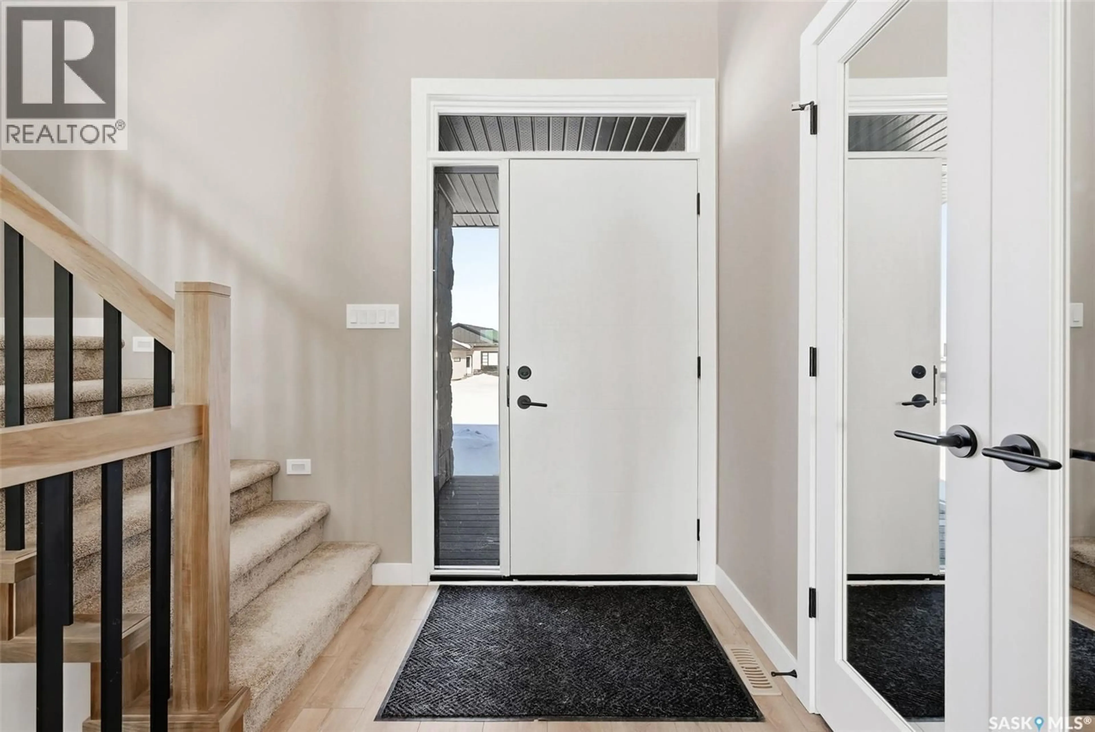 Indoor entryway for 13 PLAINS GREEN, Pilot Butte Saskatchewan S0G3Z0