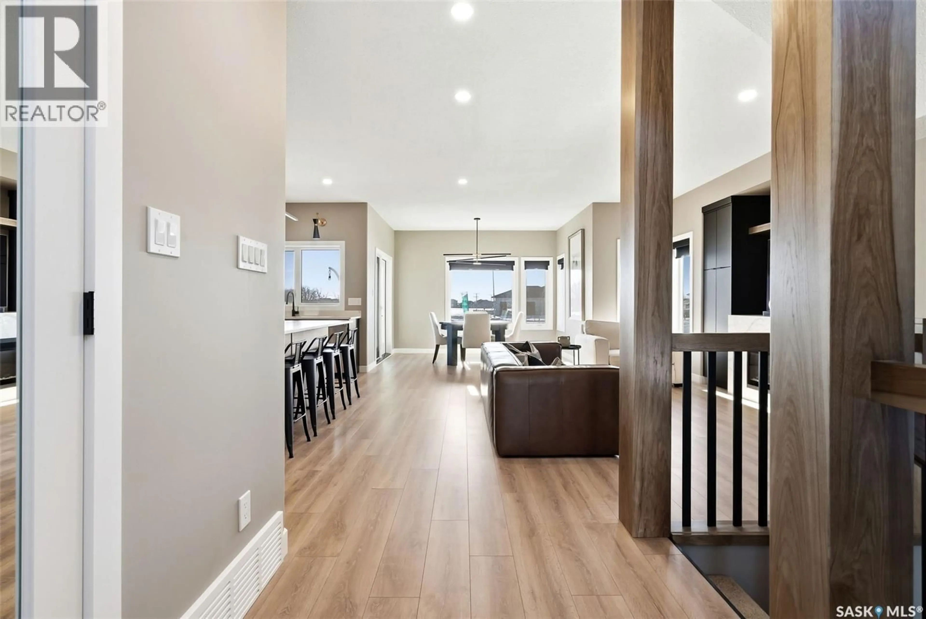 Indoor entryway for 13 PLAINS GREEN, Pilot Butte Saskatchewan S0G3Z0