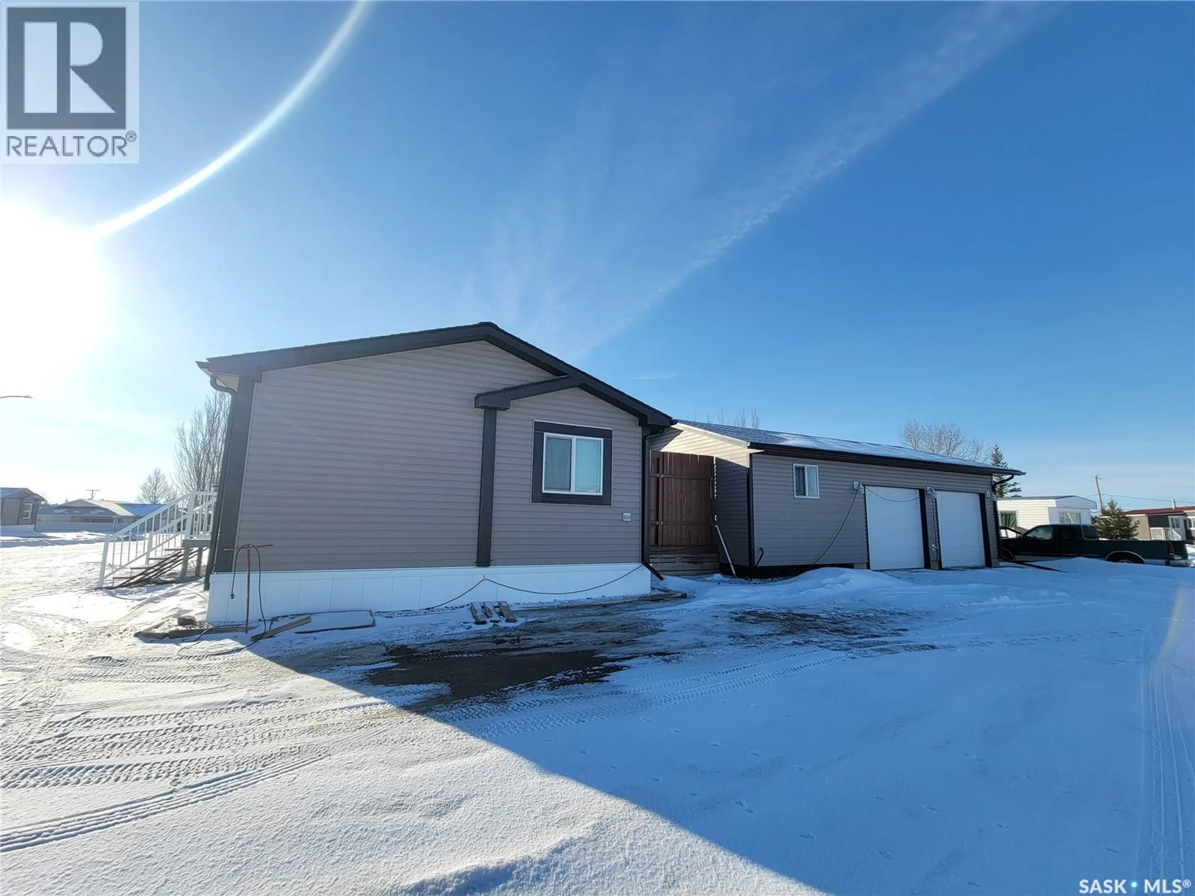 Unknown for 11 & 12 MIRROR PLACE, Macklin Saskatchewan S0L2C0