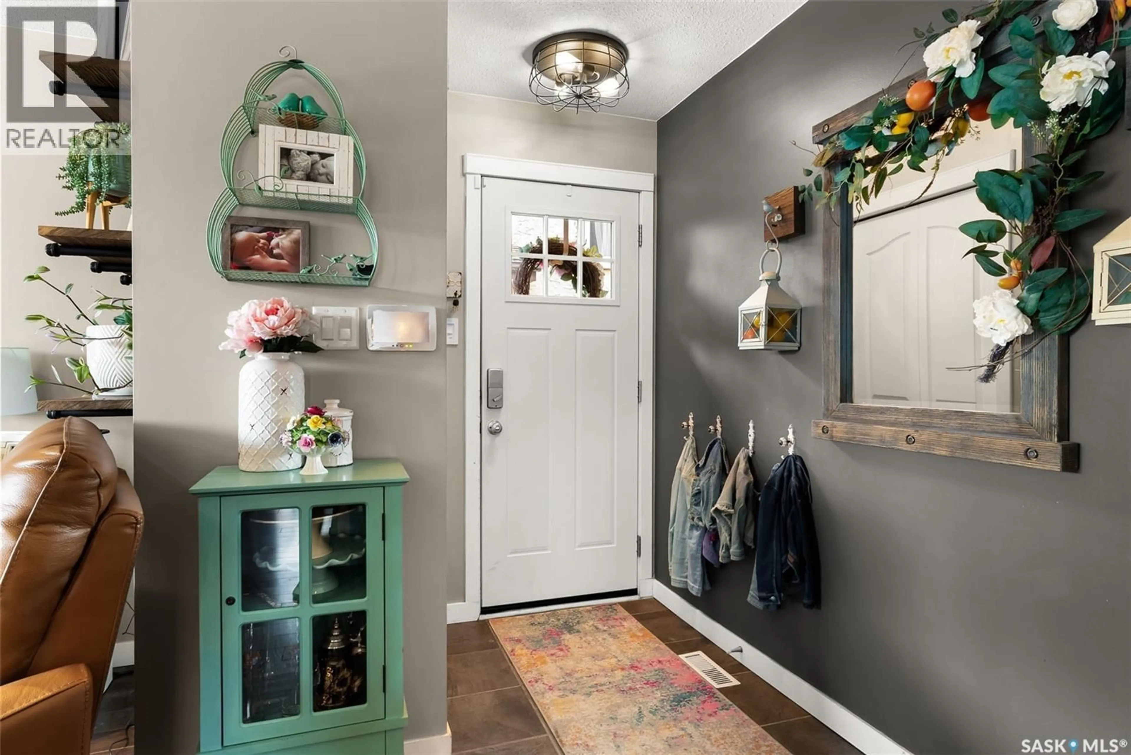 Indoor entryway for 34 CARTER CRESCENT, Regina Saskatchewan S4X2C7