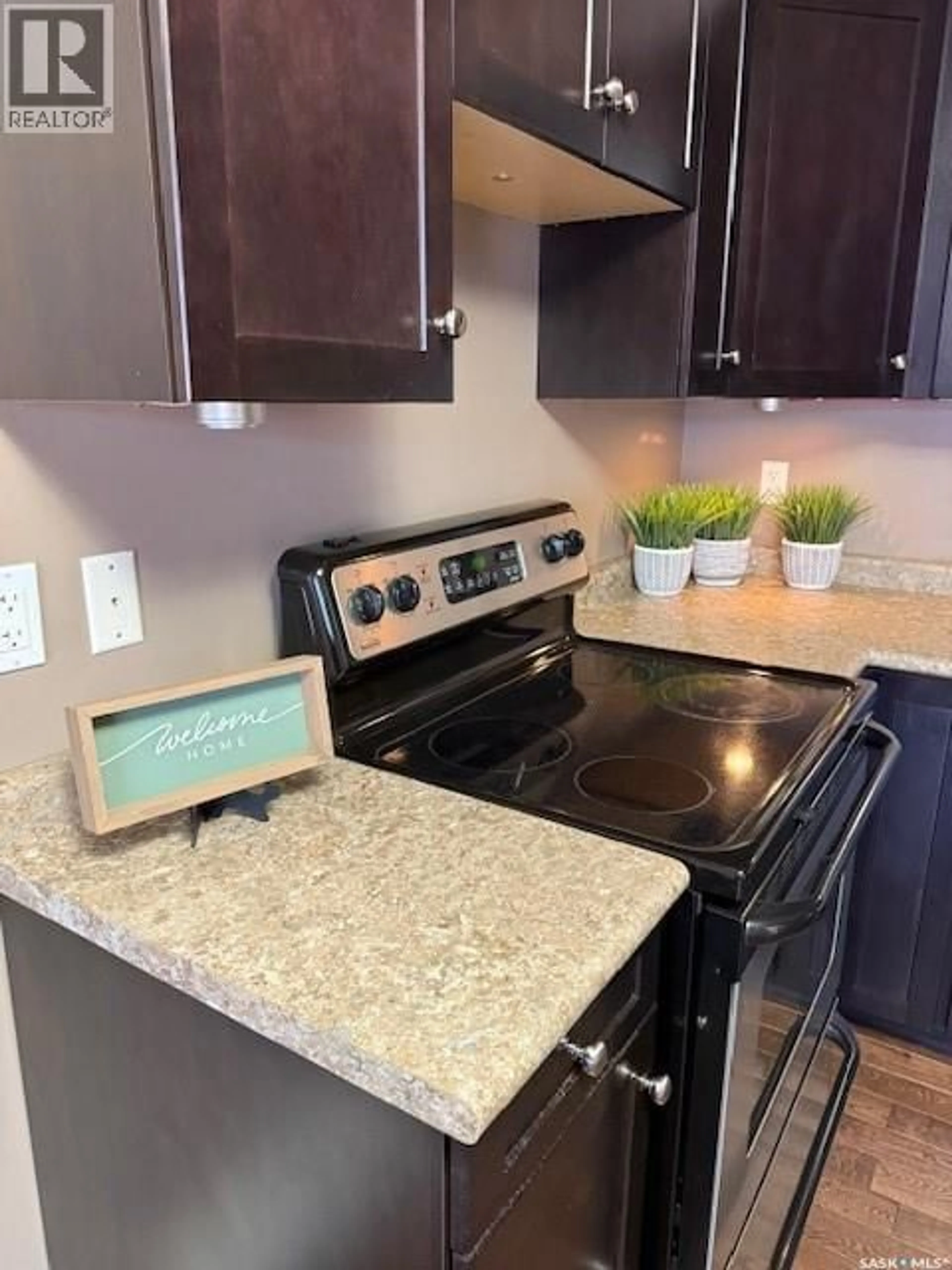 Open concept kitchen, unknown for 22 38 SPENCE STREET, Regina Saskatchewan S4S4H4