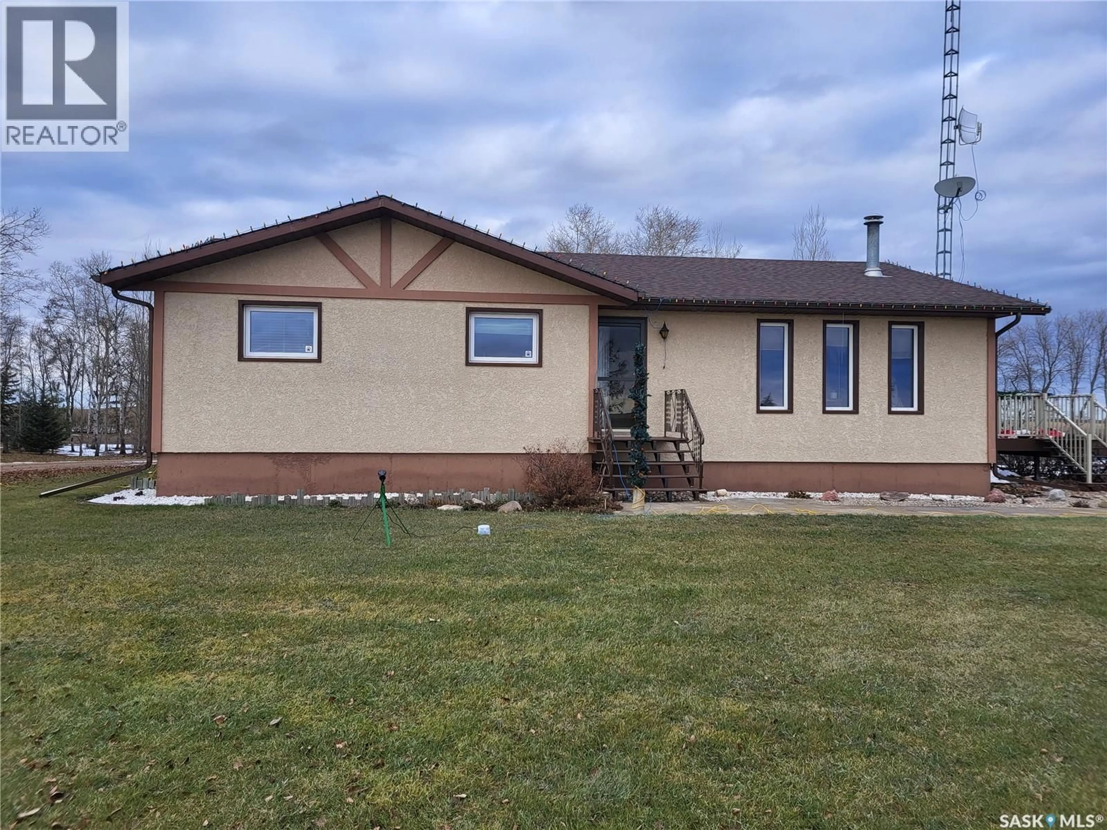 Home with vinyl exterior material, building for KREKLEWICH ACREAGE, Melville Saskatchewan S0A2P0