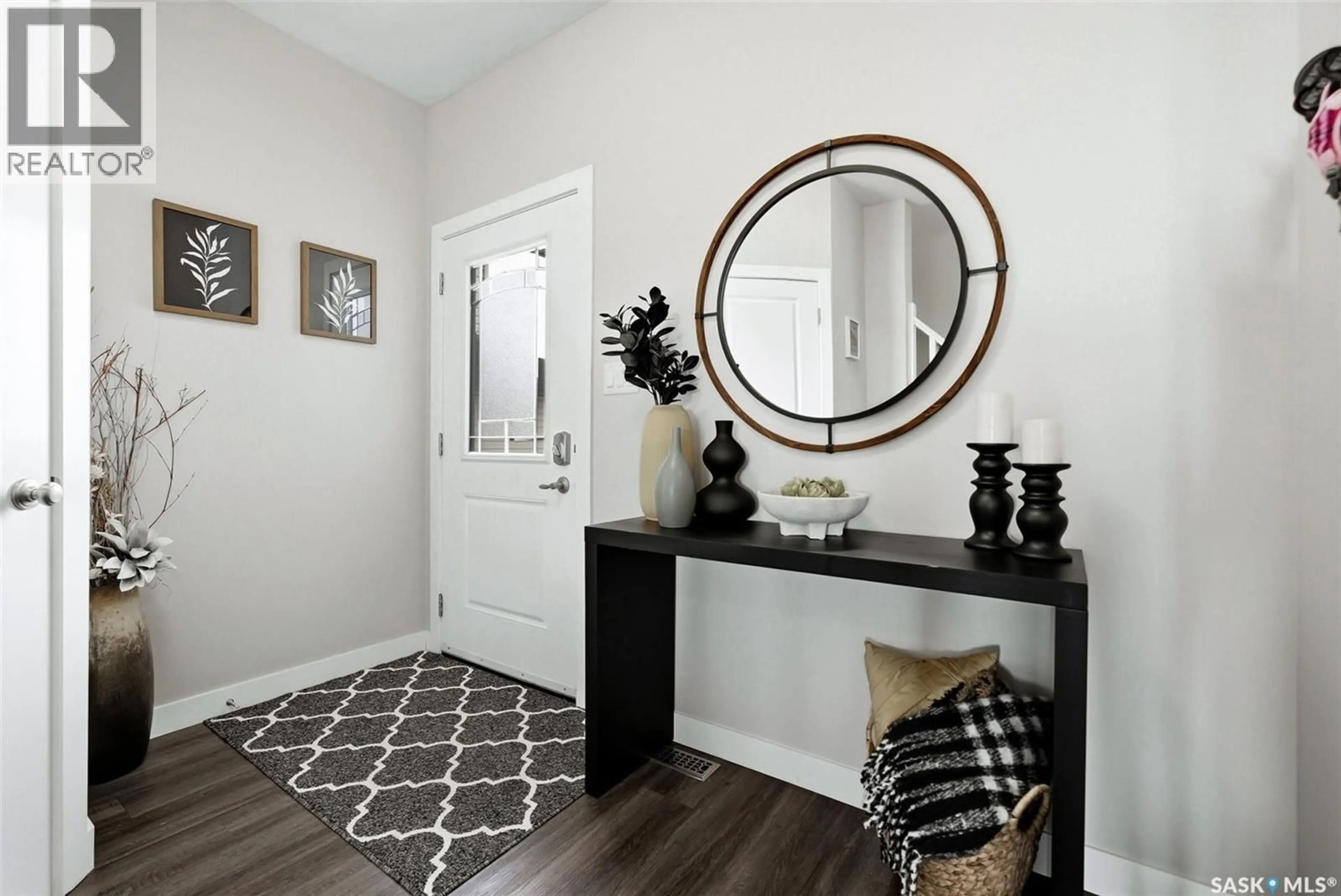 Indoor entryway for 214 SHILLINGTON ROAD, Regina Saskatchewan S4Y0C4