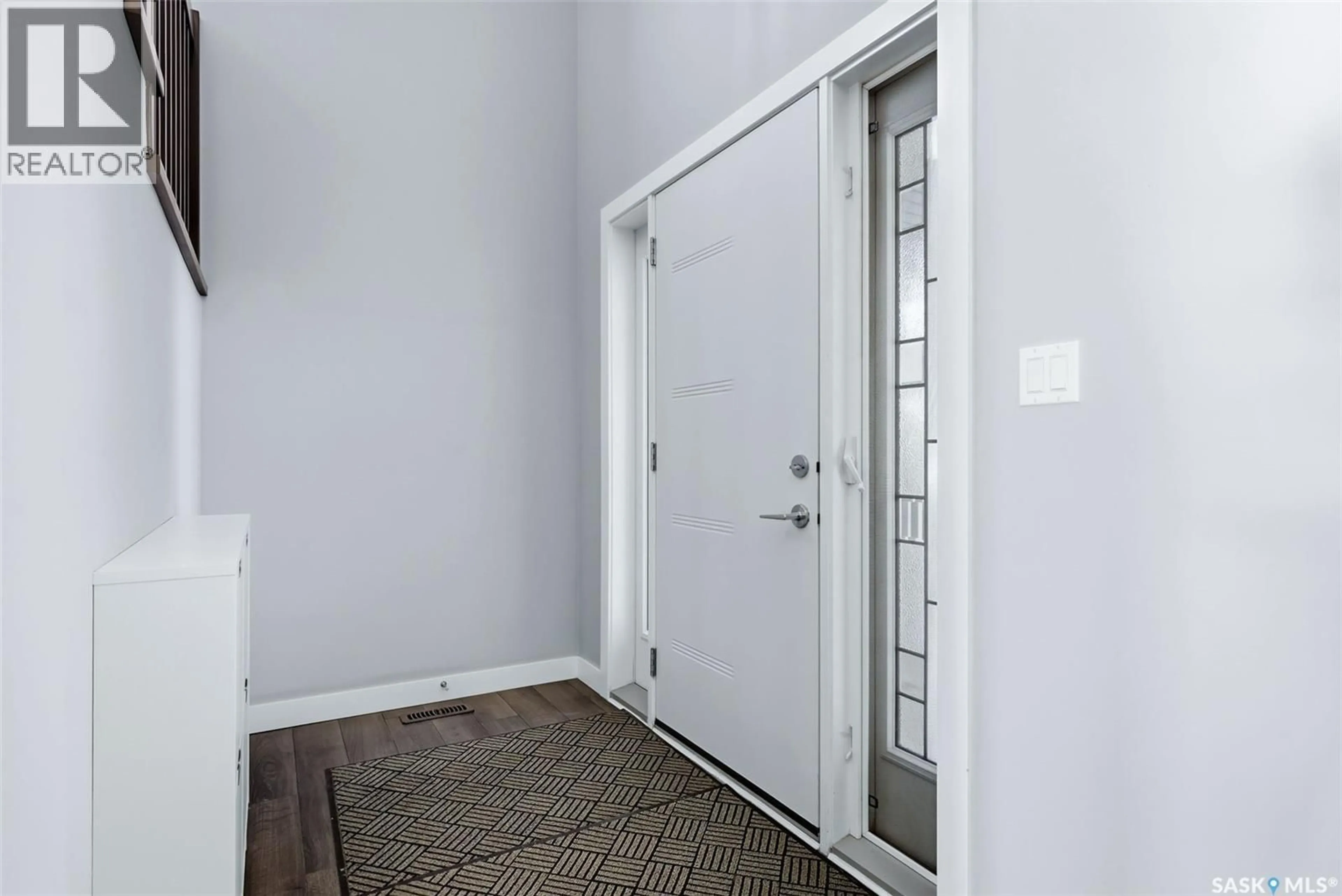 Indoor entryway for 5669 GLIDE CRESCENT, Regina Saskatchewan S4W0P2