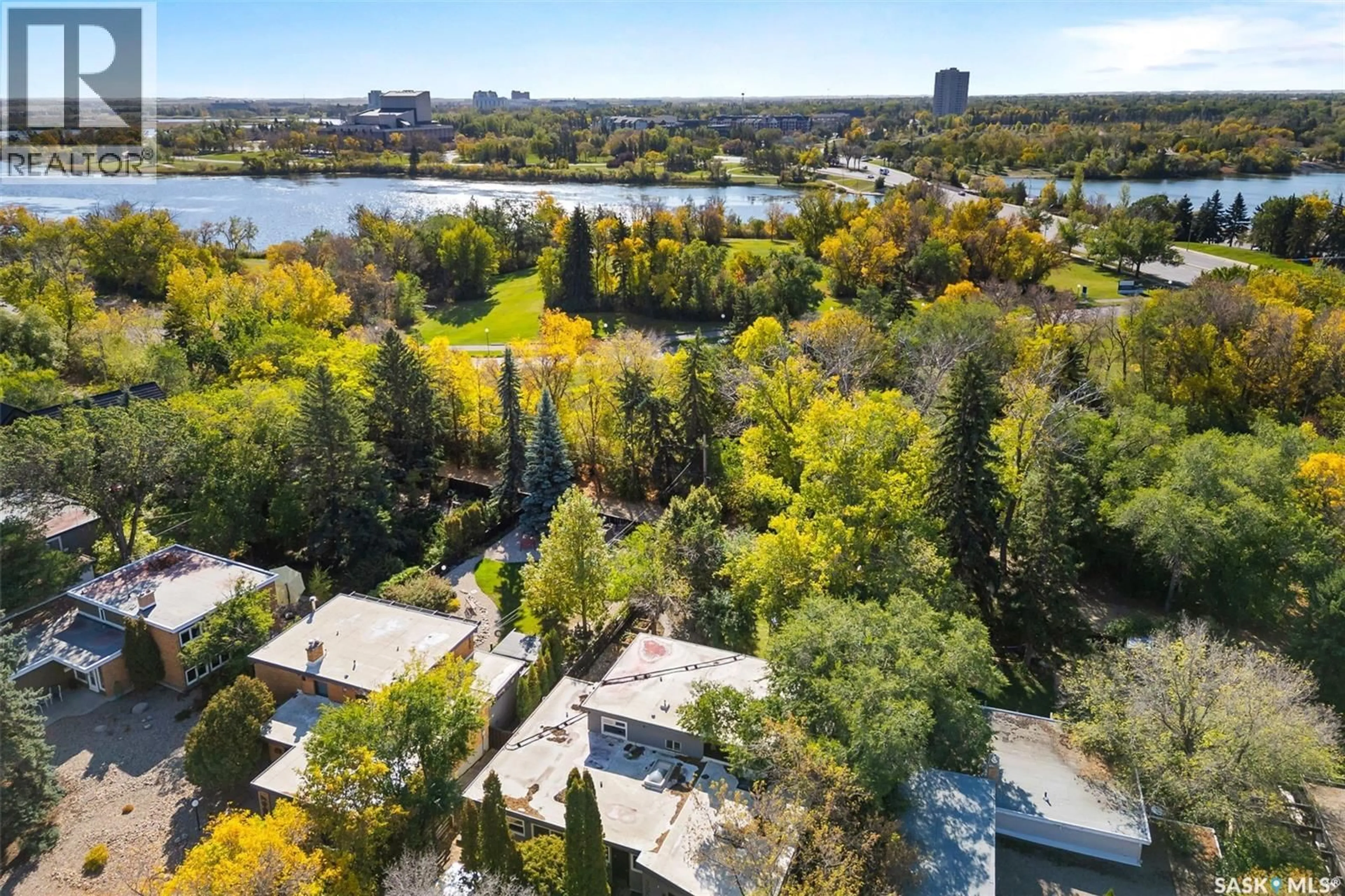A pic from outside/outdoor area/front of a property/back of a property/a pic from drone, water/lake/river/ocean view for 3051 QUINN DRIVE, Regina Saskatchewan S4P2W3