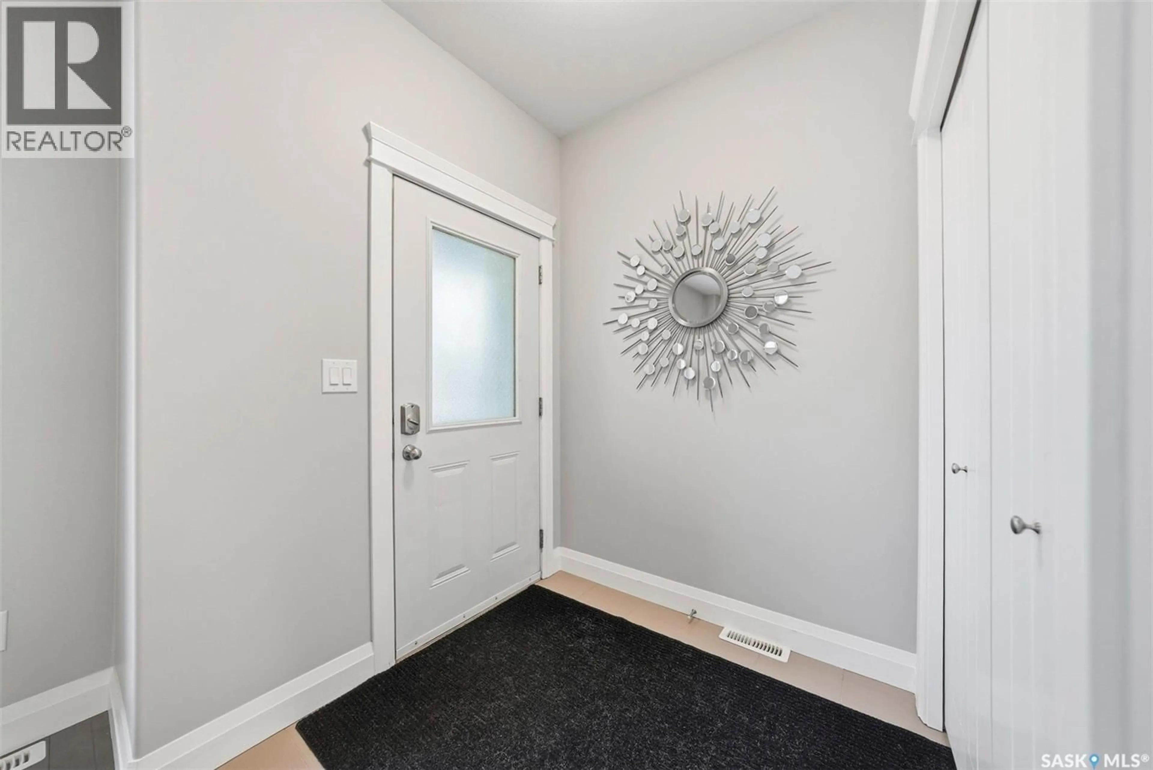 Indoor entryway for N - 10 111 ROSEWOOD GATE, Saskatoon Saskatchewan S7V0E5
