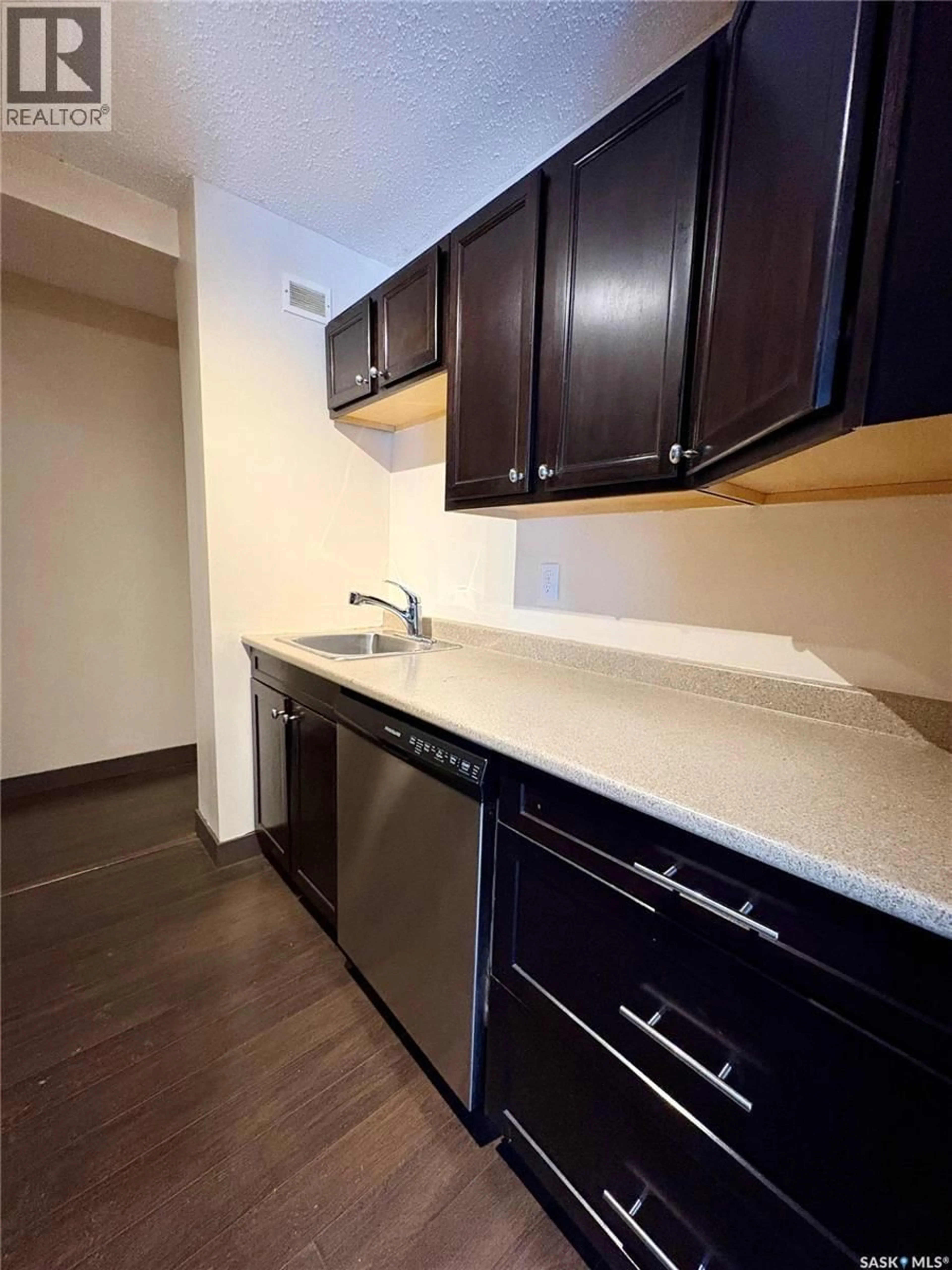 Standard kitchen, unknown for 23 27 CENTENNIAL STREET, Regina Saskatchewan S4S6P9