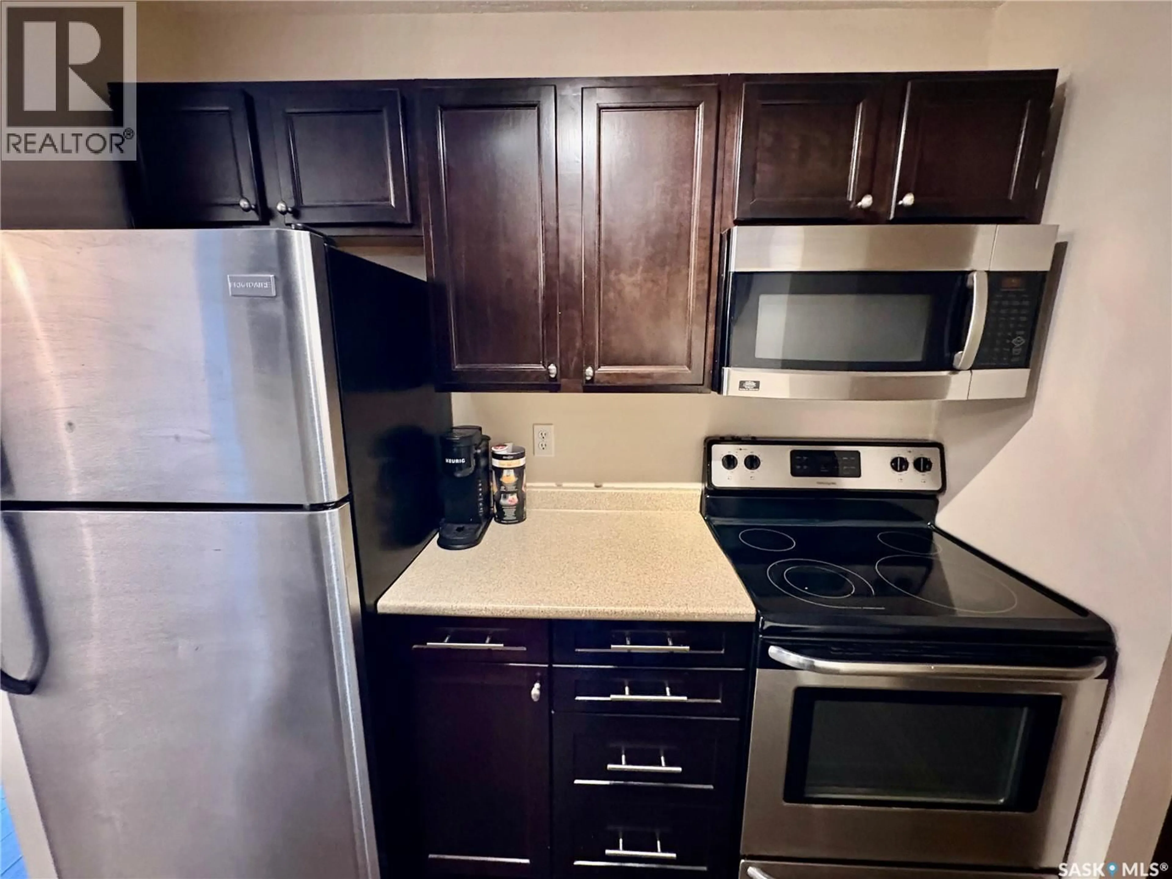 Standard kitchen, unknown for 23 27 CENTENNIAL STREET, Regina Saskatchewan S4S6P9