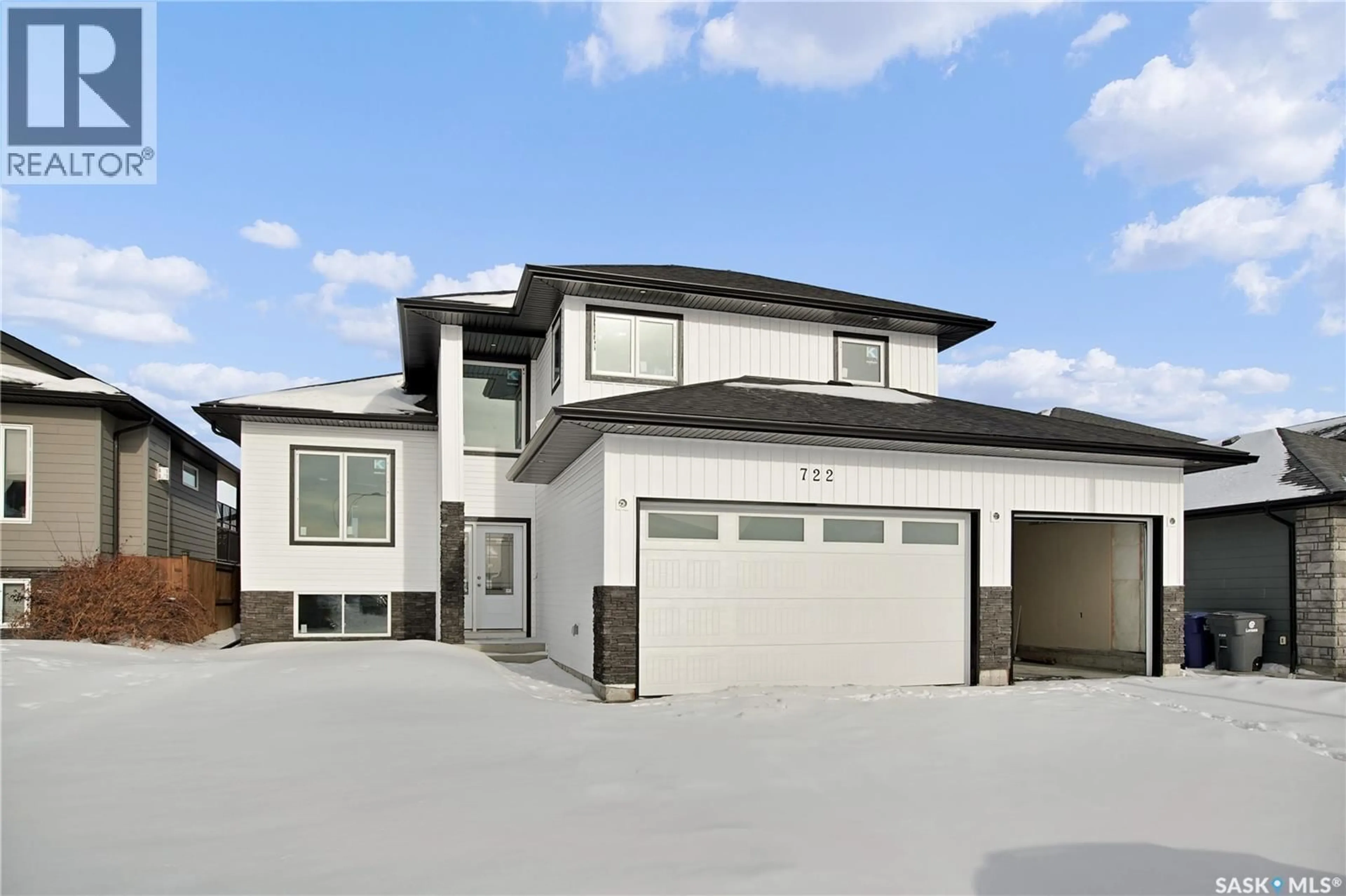 Home with vinyl exterior material, street for 722 CASPER CRESCENT, Warman Saskatchewan S0K4S4