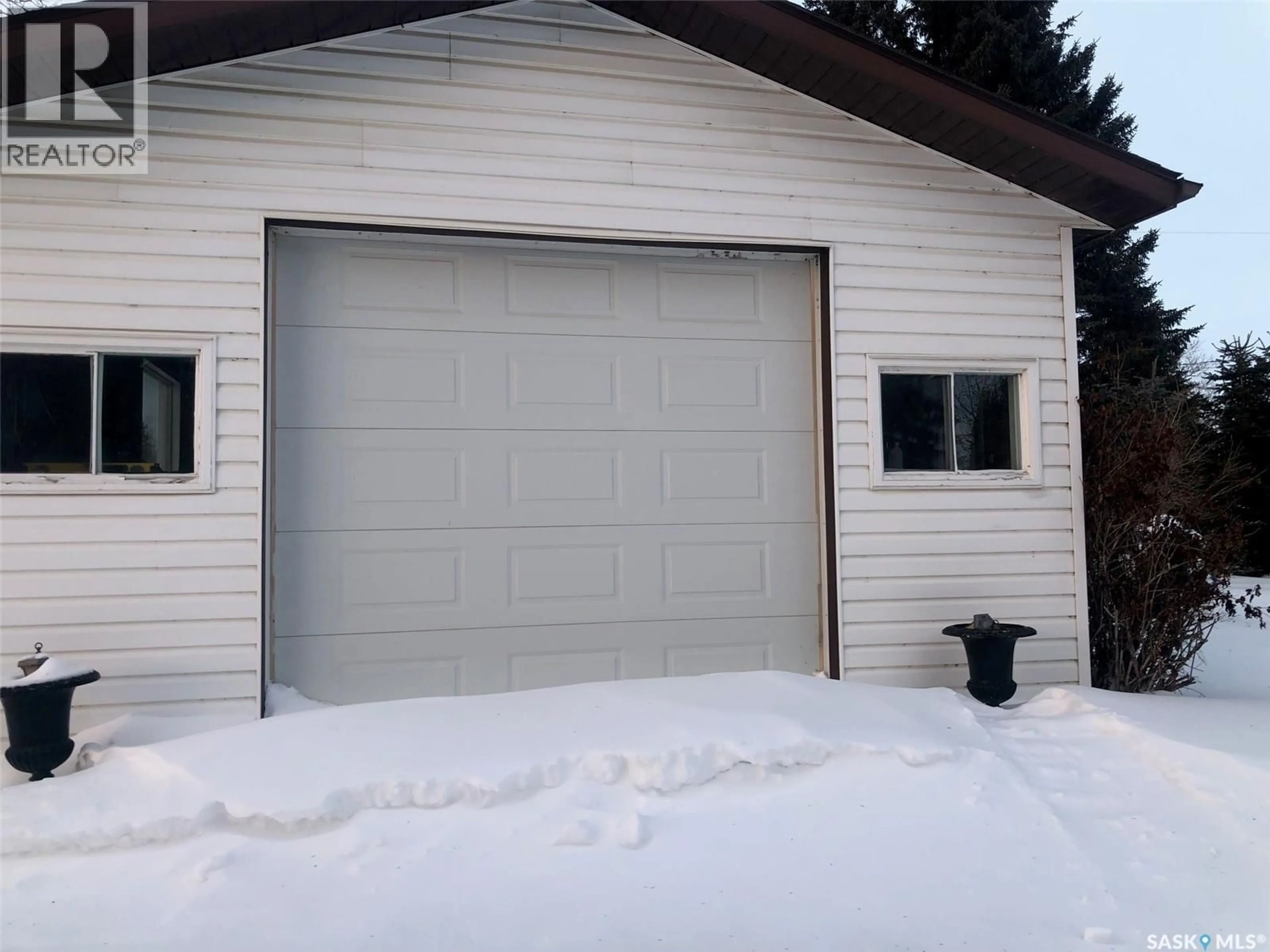 Indoor garage for 224 SERVICE ROAD, Norquay Saskatchewan S0A2V0