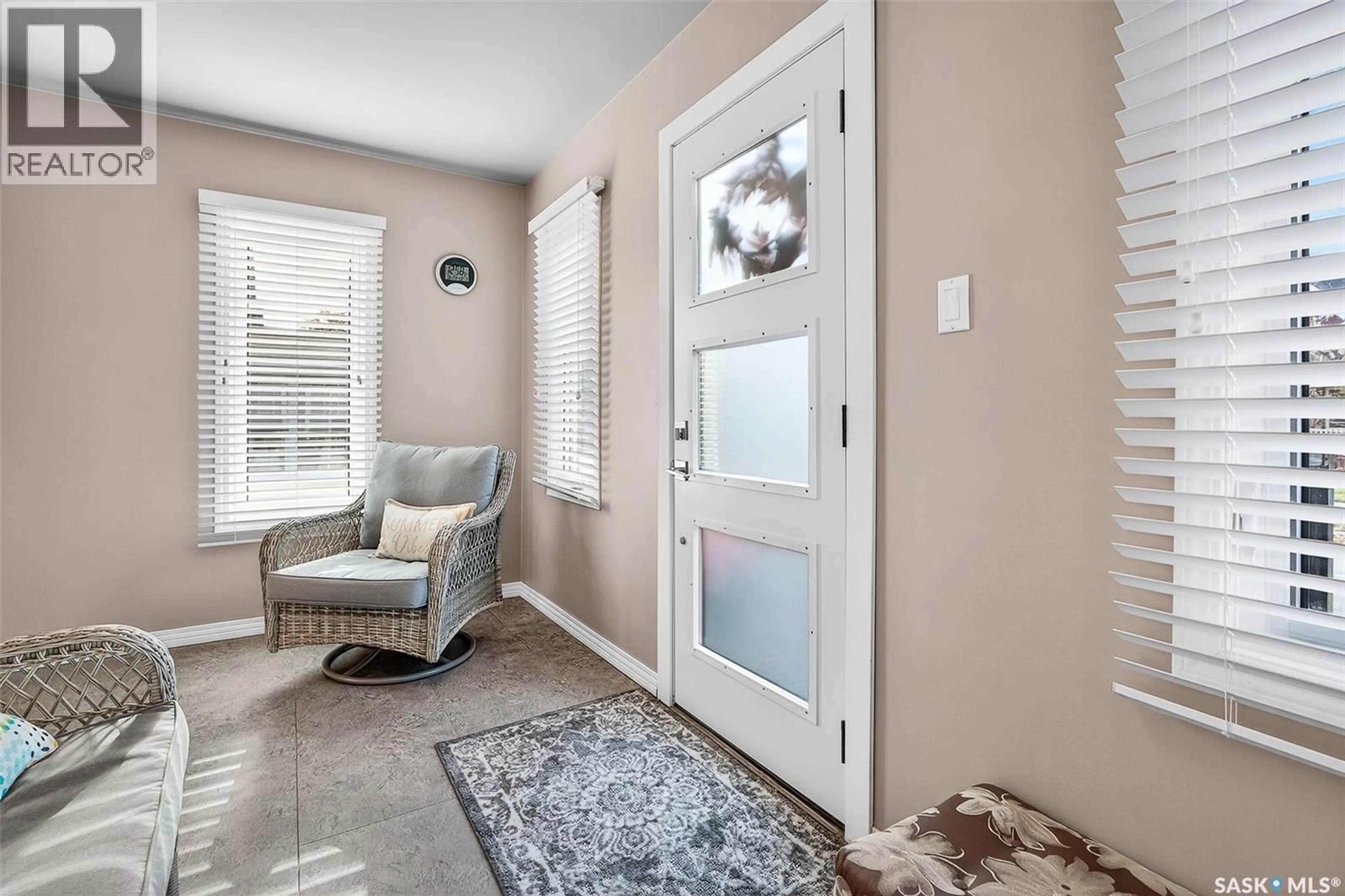 Indoor entryway for 1151 1ST AVENUE, Moose Jaw Saskatchewan S6H3N4