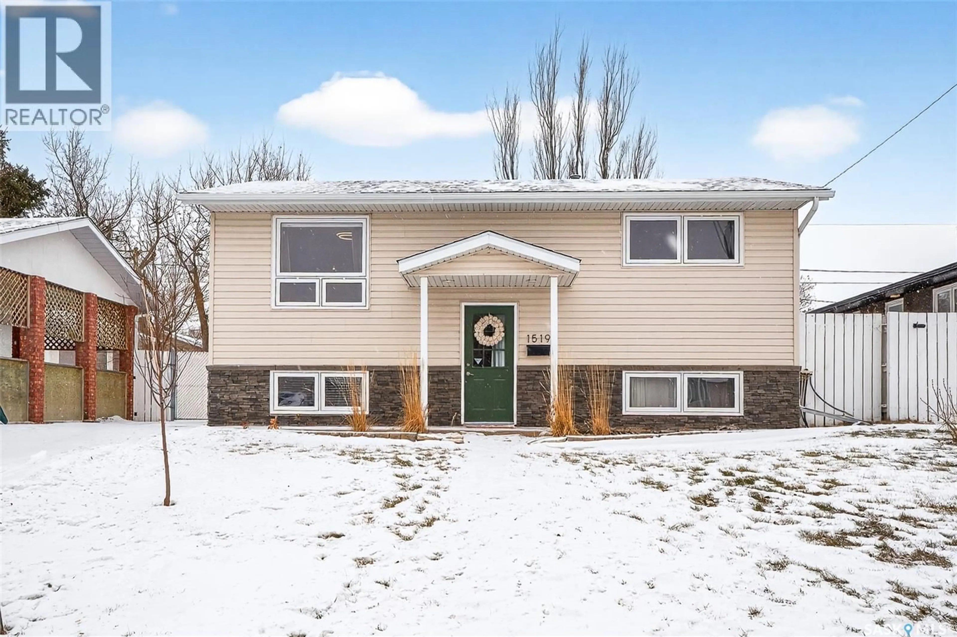 Home with vinyl exterior material, street for 1519 GRANDVIEW STREET, Moose Jaw Saskatchewan S6H6R4