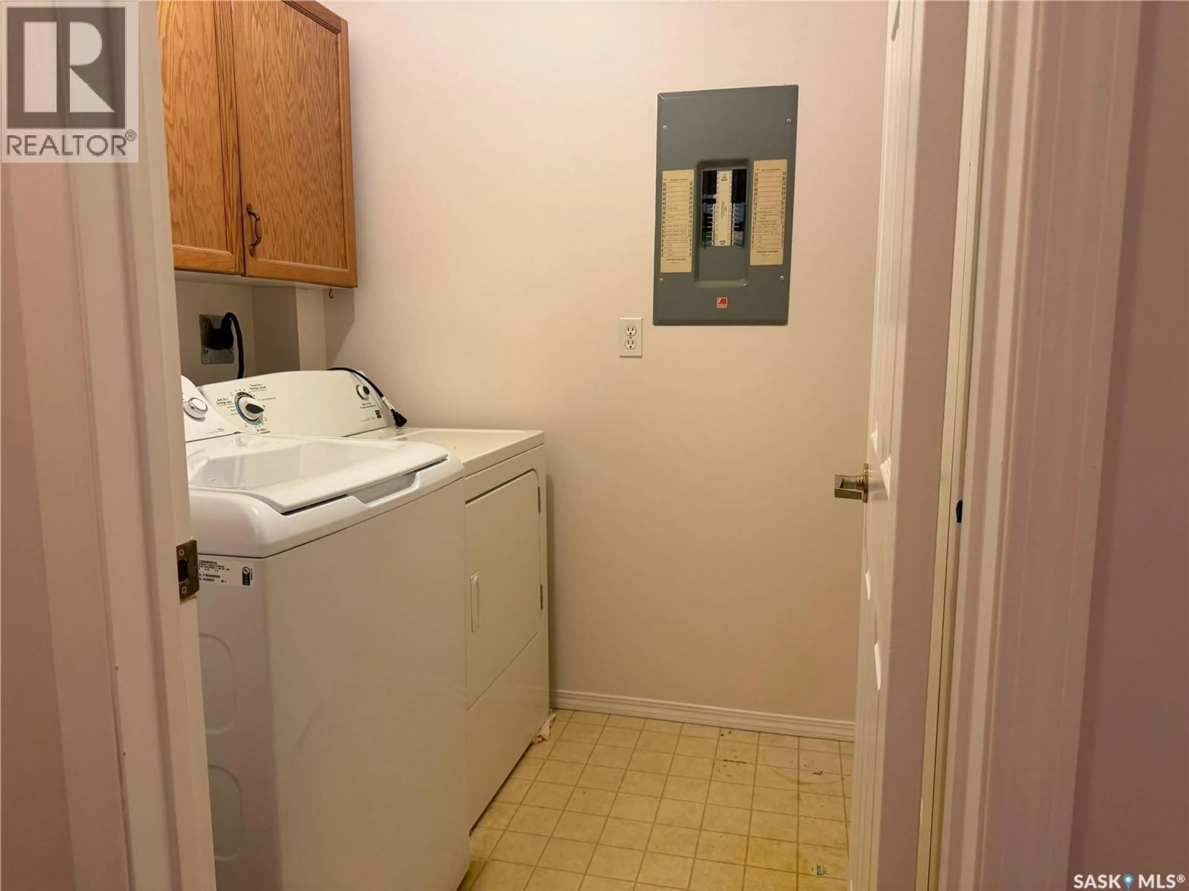 Laundry room for 102 - 103 1ST AVENUE, Caronport Saskatchewan S0H0S0