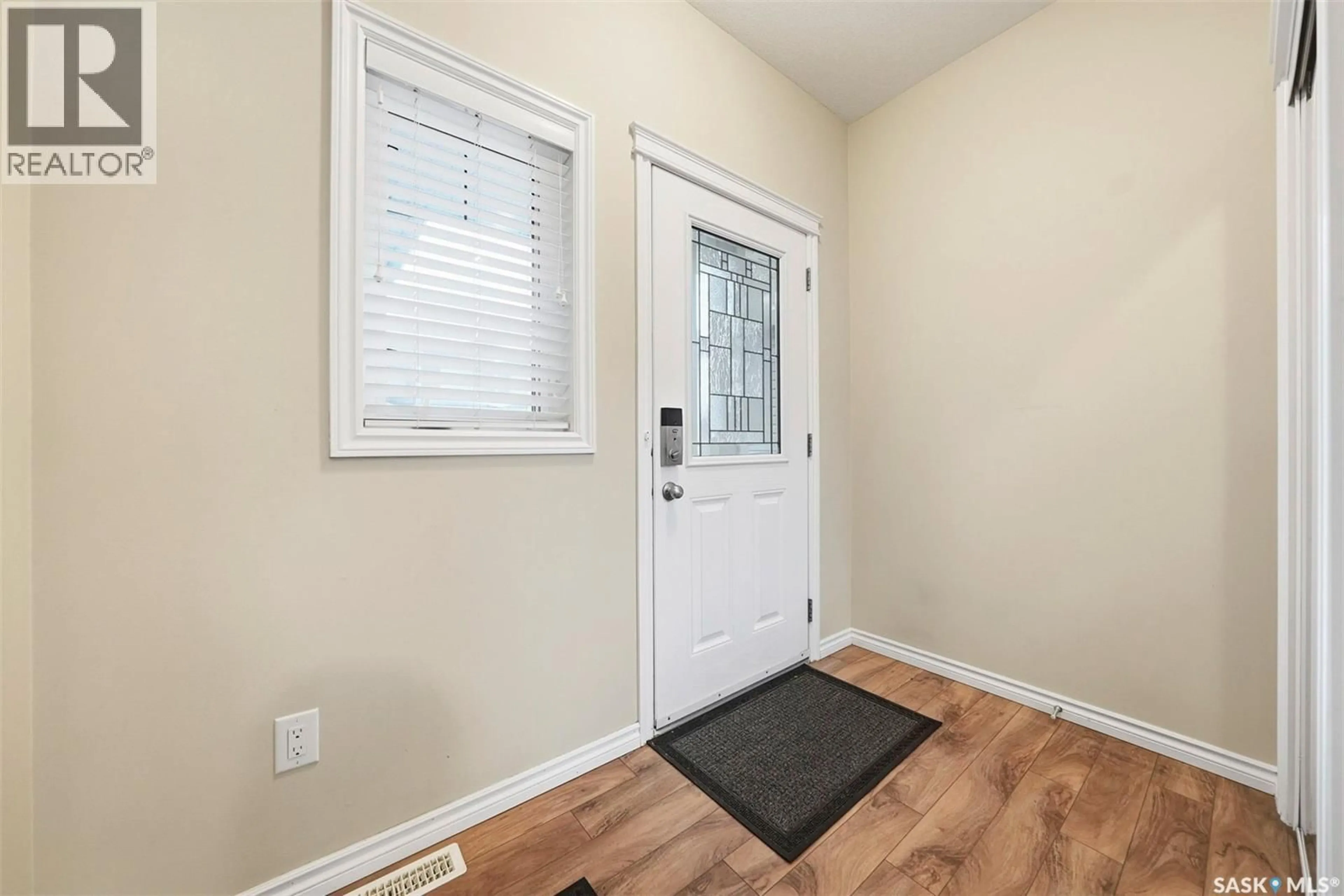Indoor entryway for #3 - 115 VELTKAMP CRESCENT, Saskatoon Saskatchewan S7T0T7