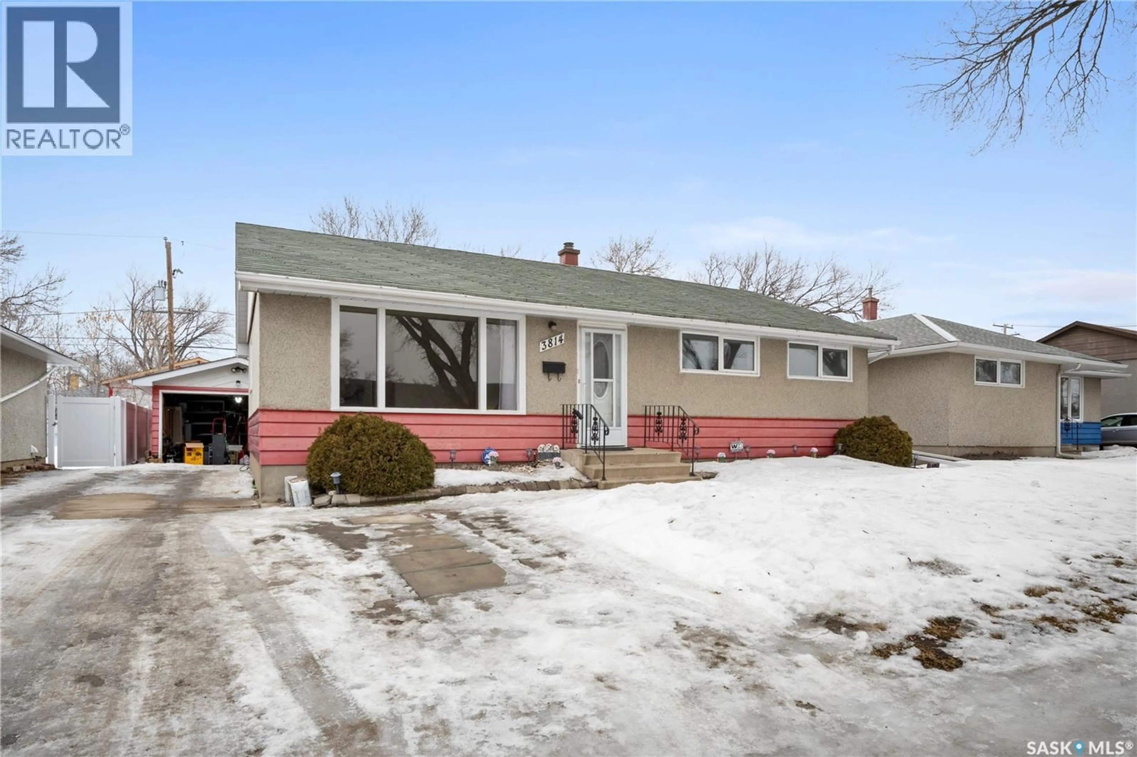 Home with vinyl exterior material, street for 3814 SHERWOOD DRIVE, Regina Saskatchewan S4R4A6