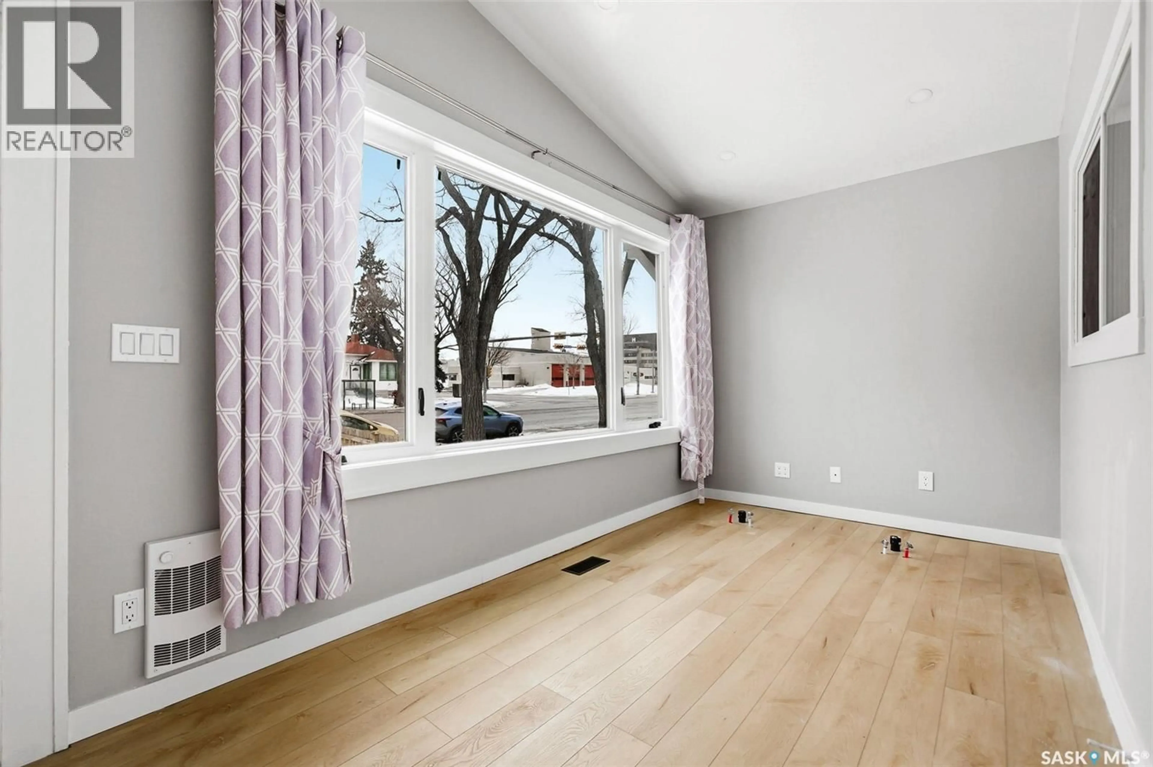 A pic of a room for 3726 DEWDNEY AVENUE, Regina Saskatchewan S4T0Z7