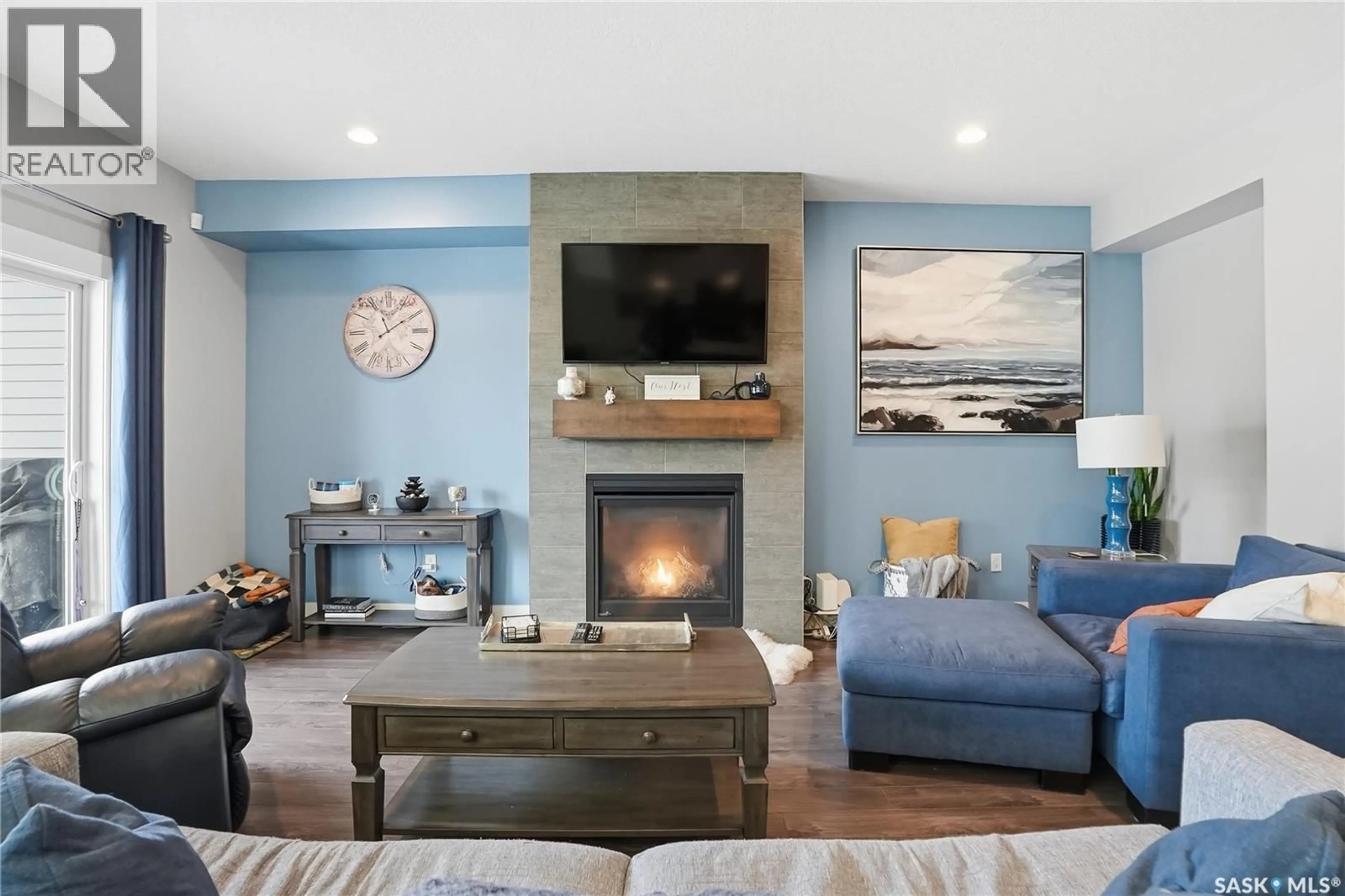 Living room with furniture, unknown for 110 3220 11TH STREET W, Saskatoon Saskatchewan S7M5M4