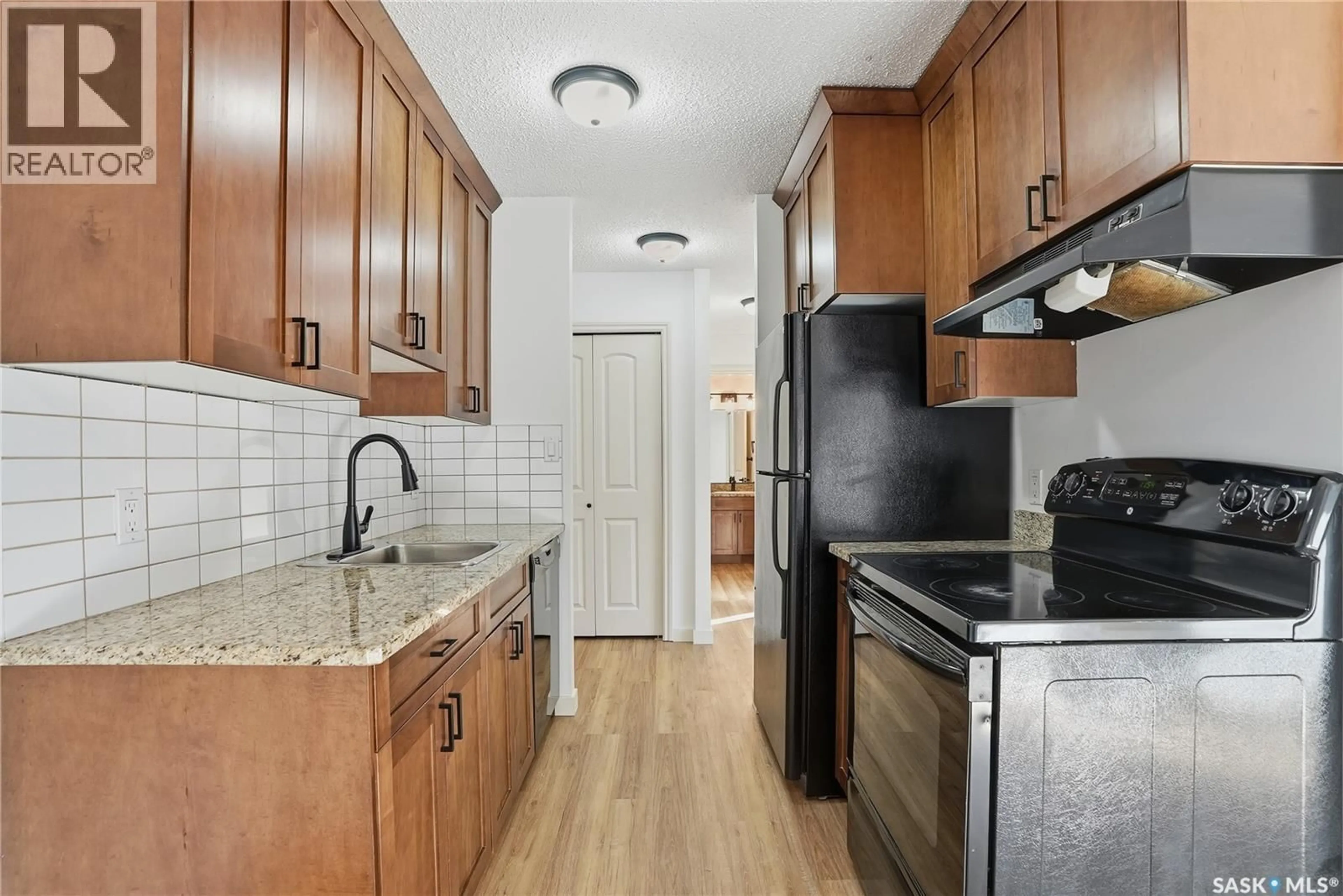 Standard kitchen, ceramic/tile floor for 205 258 PINEHOUSE PLACE, Saskatoon Saskatchewan S7K4X1