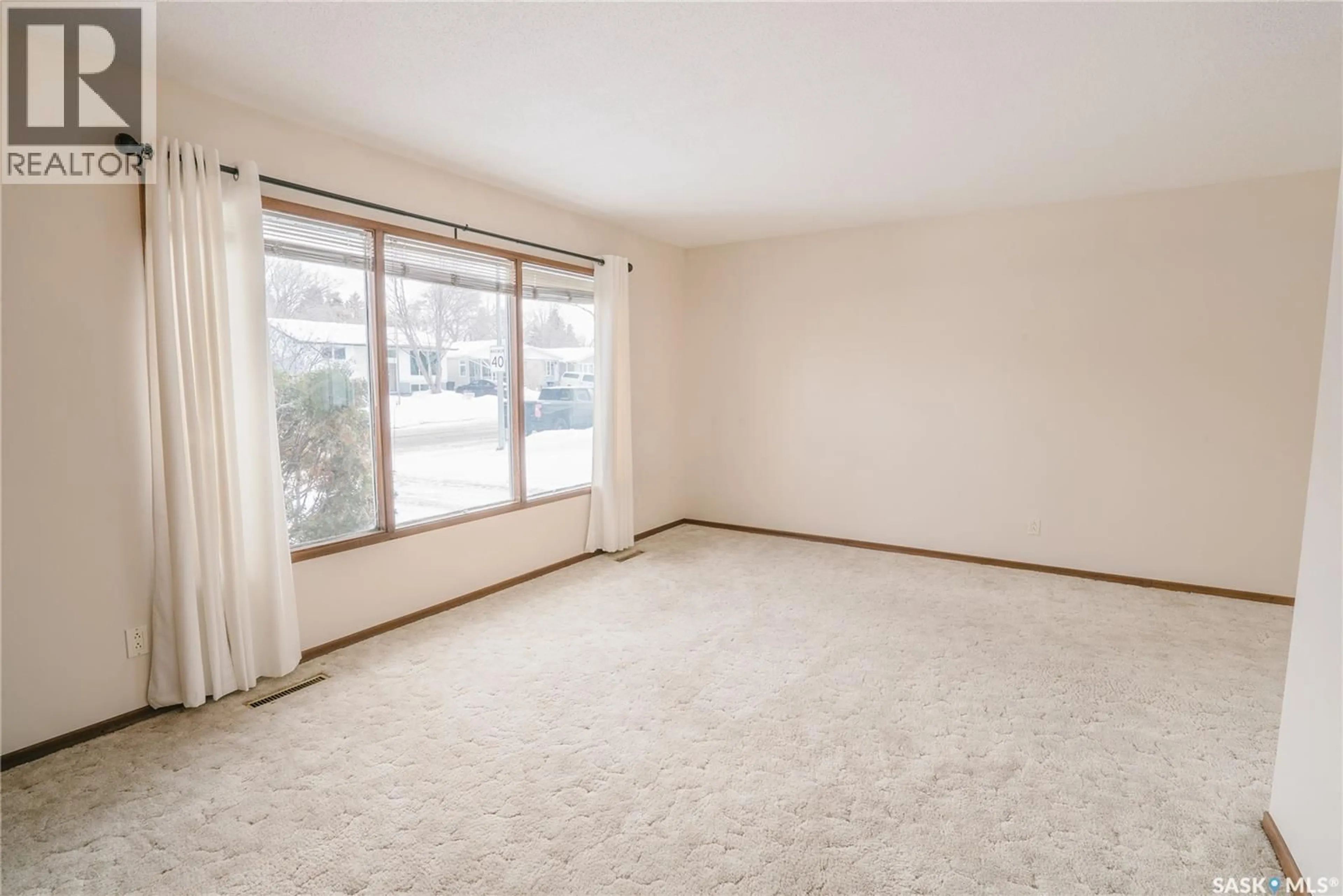 A pic of a room for 1229 ELEVATOR ROAD, Saskatoon Saskatchewan S7M3X1