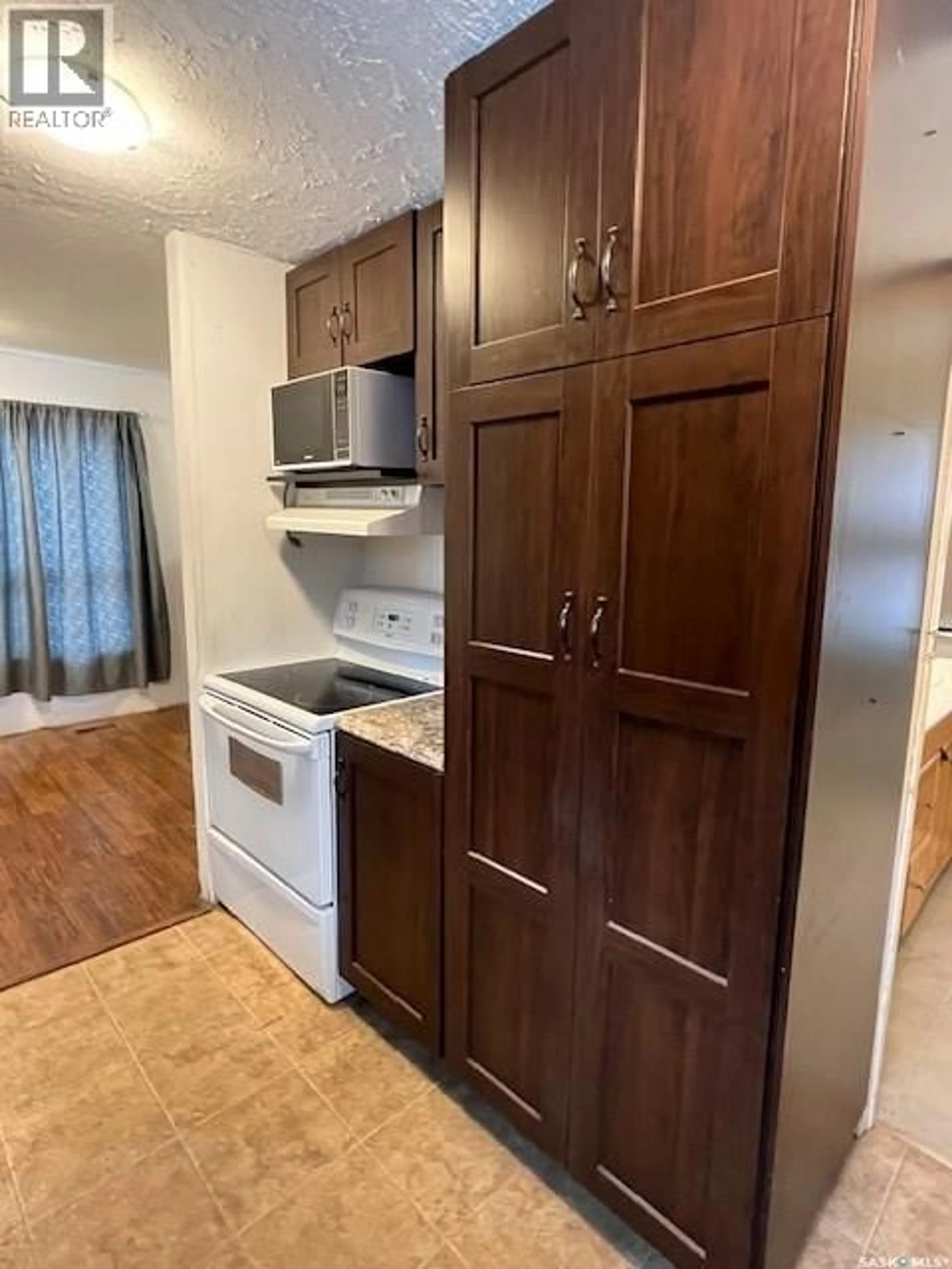 Standard kitchen, unknown for 112 MAIN STREET, Harris Saskatchewan S0L1K0