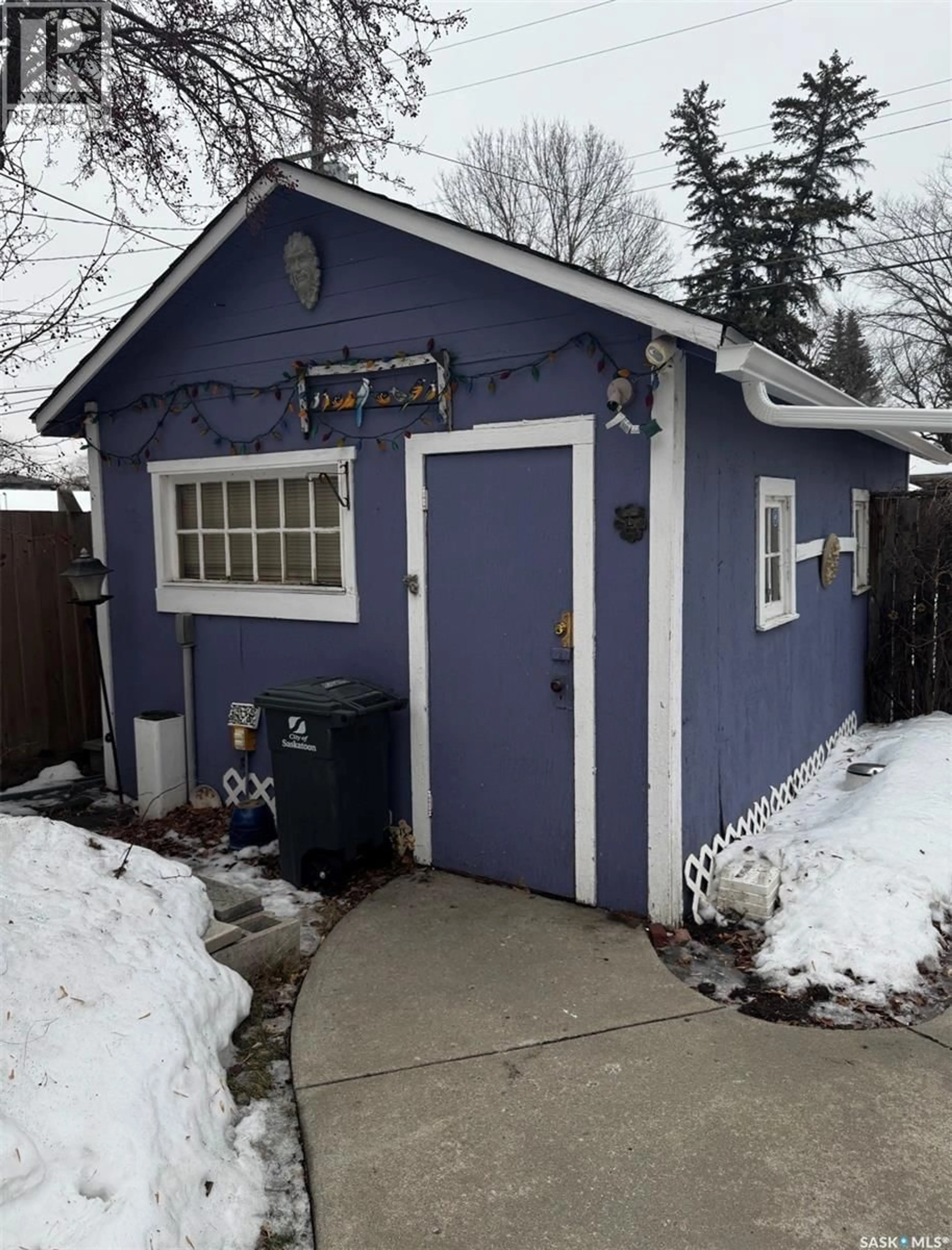 Shed for 916 4TH AVENUE, Saskatoon Saskatchewan S7K2N6