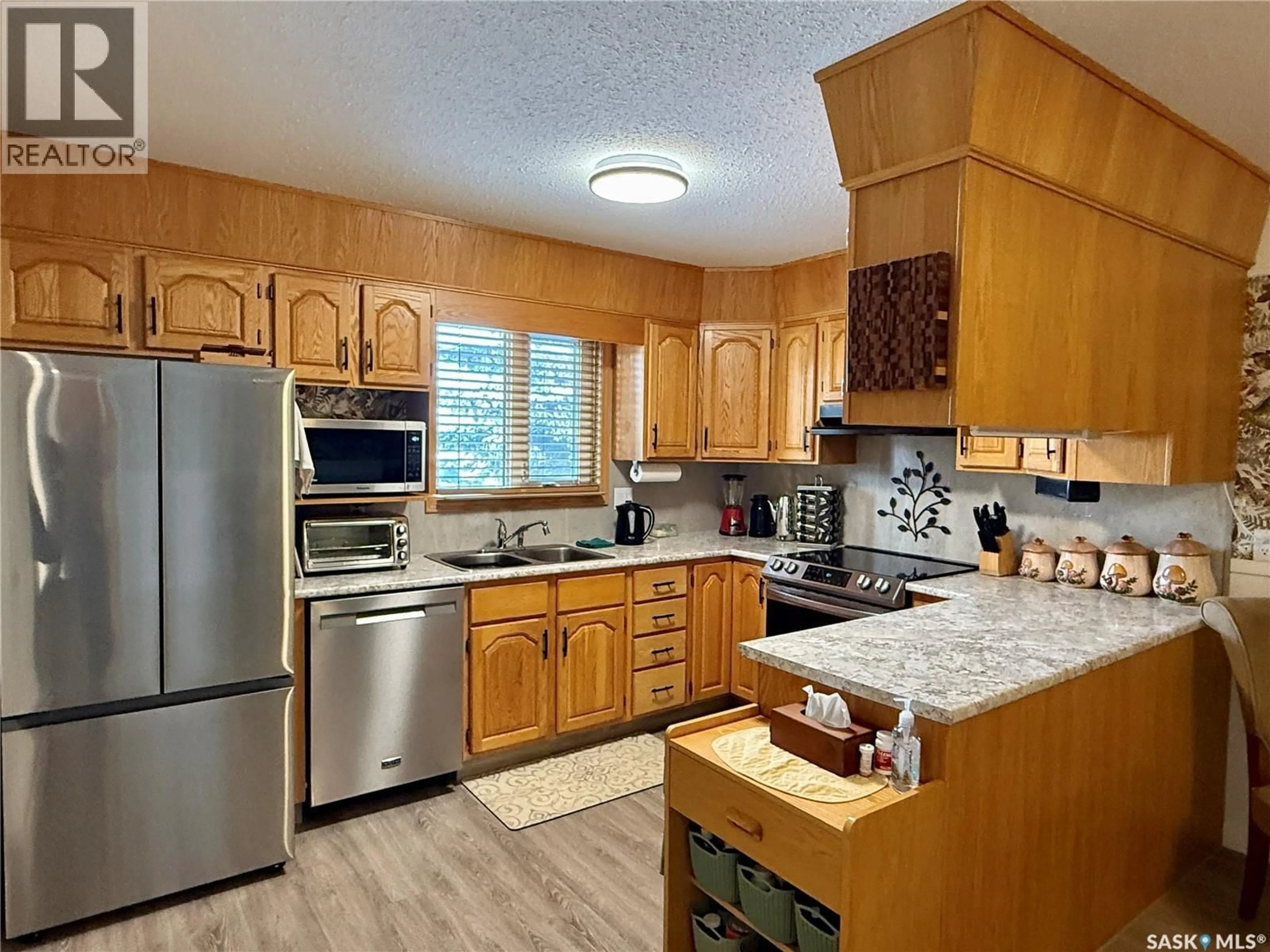 Open concept kitchen, unknown for 103 2013 ARLINGTON AVENUE, Saskatoon Saskatchewan S7J2H6