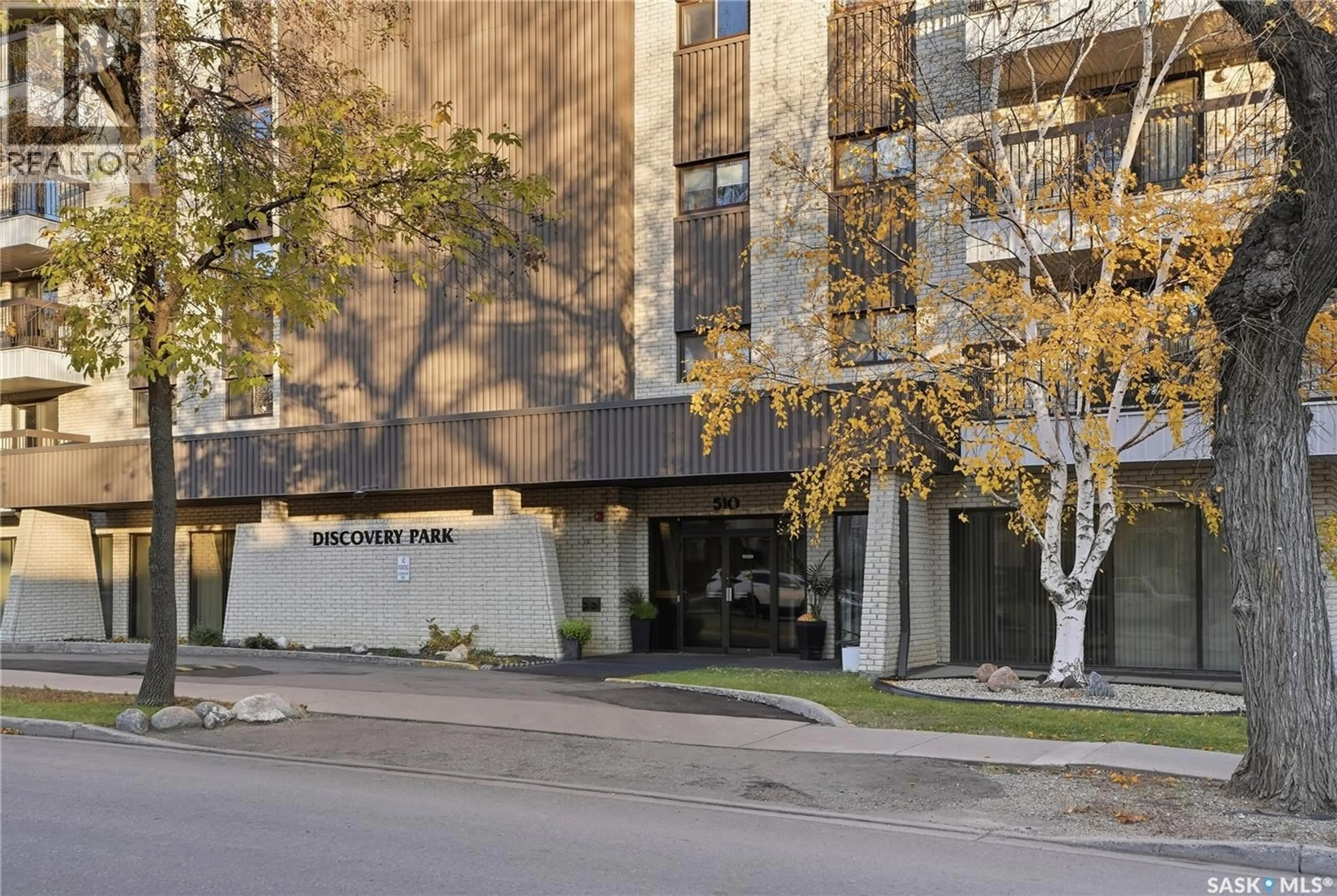 Indoor foyer for 510 - 1003 5TH AVENUE, Saskatoon Saskatchewan S7K2R2