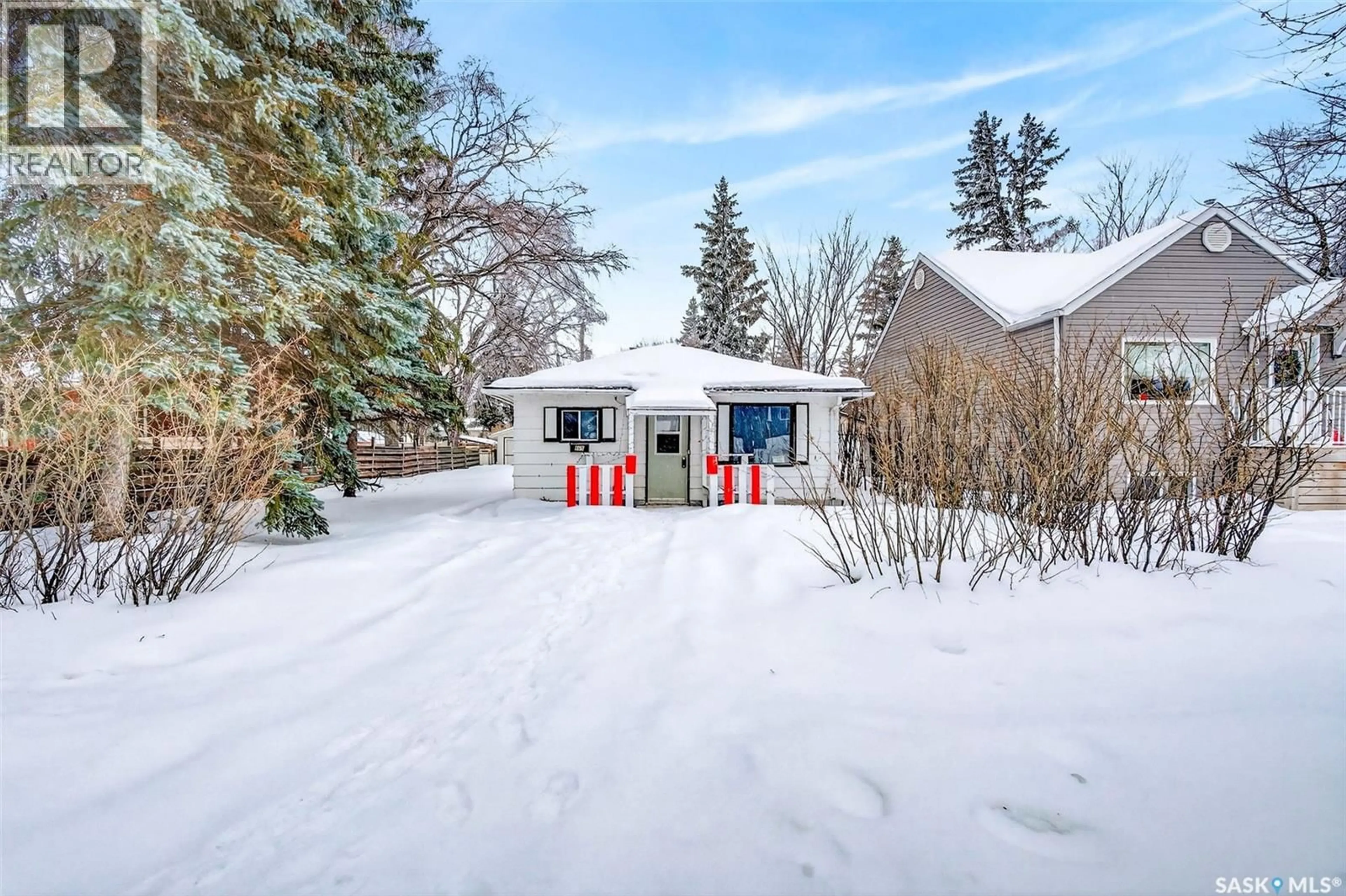 Patio, street for 505 CRAWFORD AVENUE, Melfort Saskatchewan S0E1A0