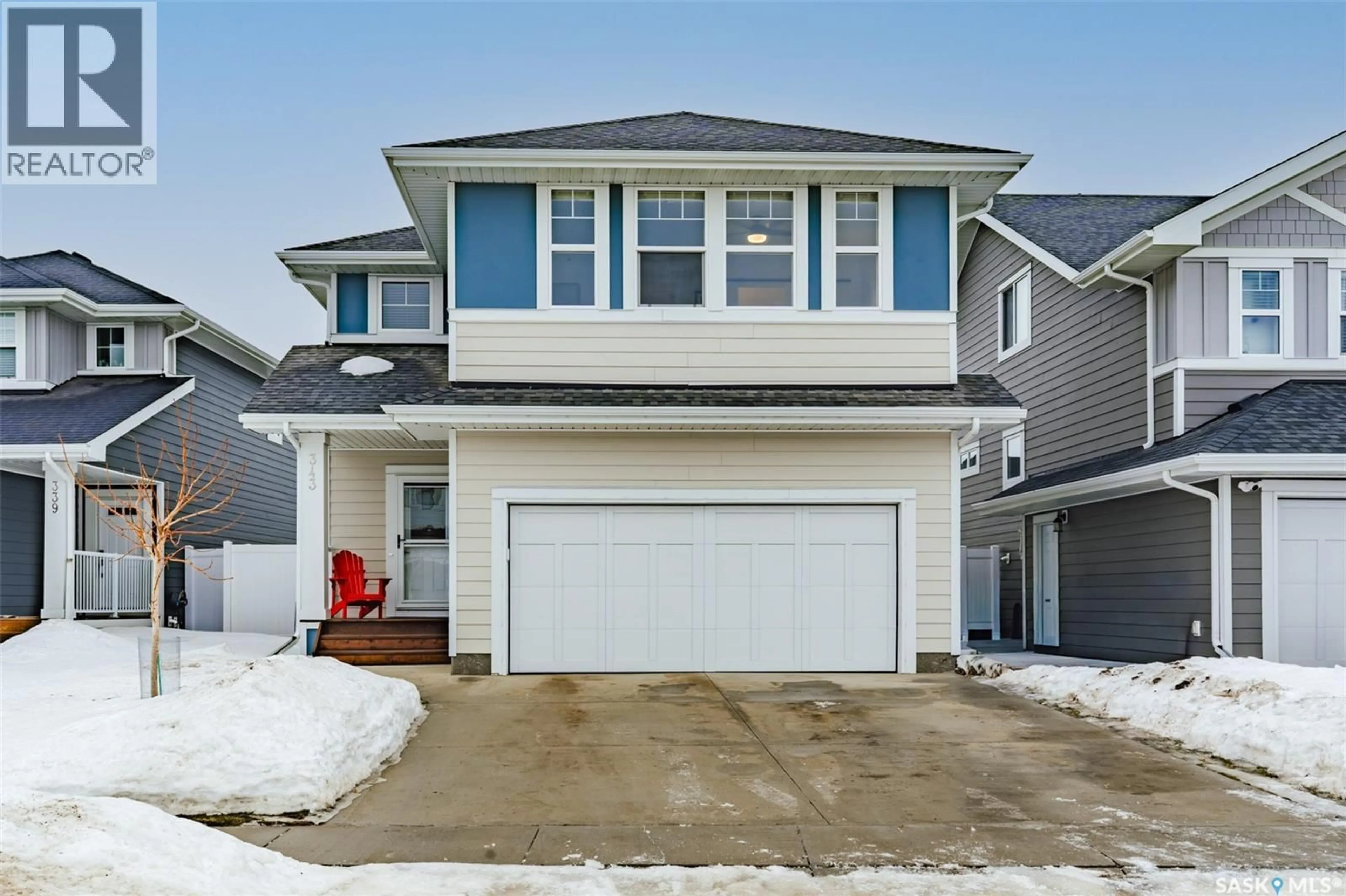 Home with vinyl exterior material, street for 343 STILLING MANOR, Saskatoon Saskatchewan S7V0Y8