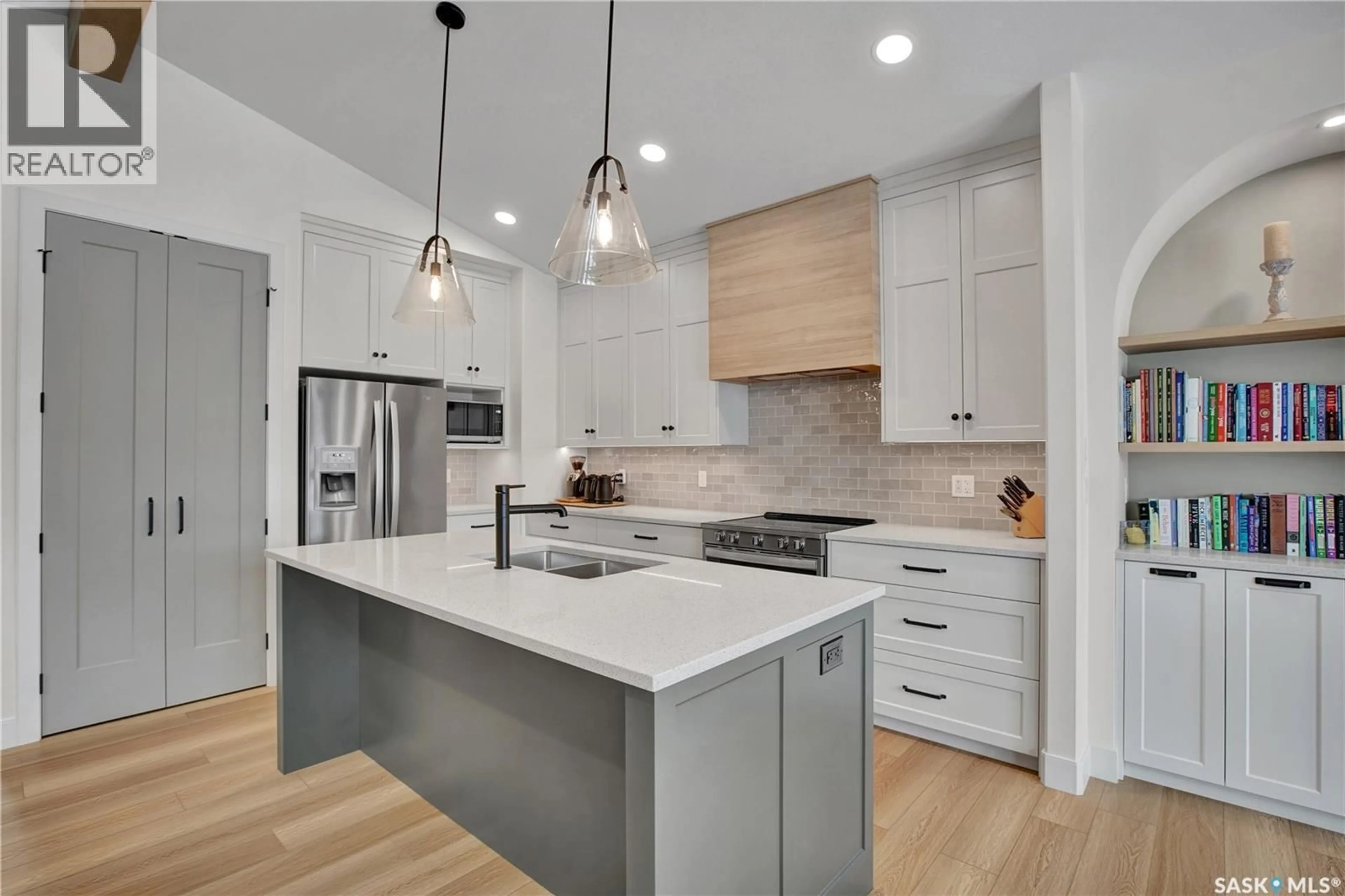 Contemporary kitchen, unknown for 131 KATZ AVENUE, Saskatoon Saskatchewan S7V1S8