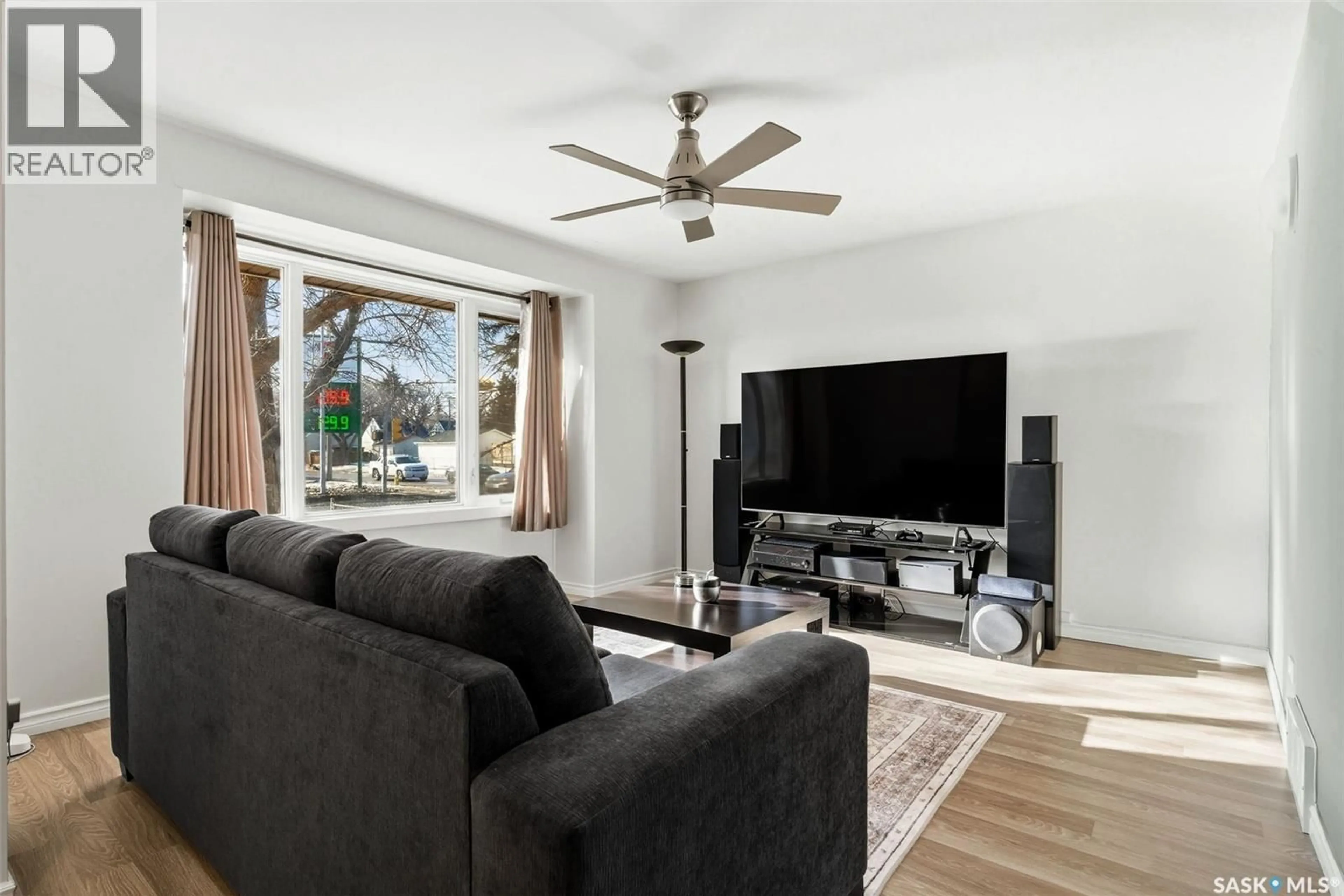 Living room with furniture, unknown for 4124 4TH AVENUE, Regina Saskatchewan S4T0H5